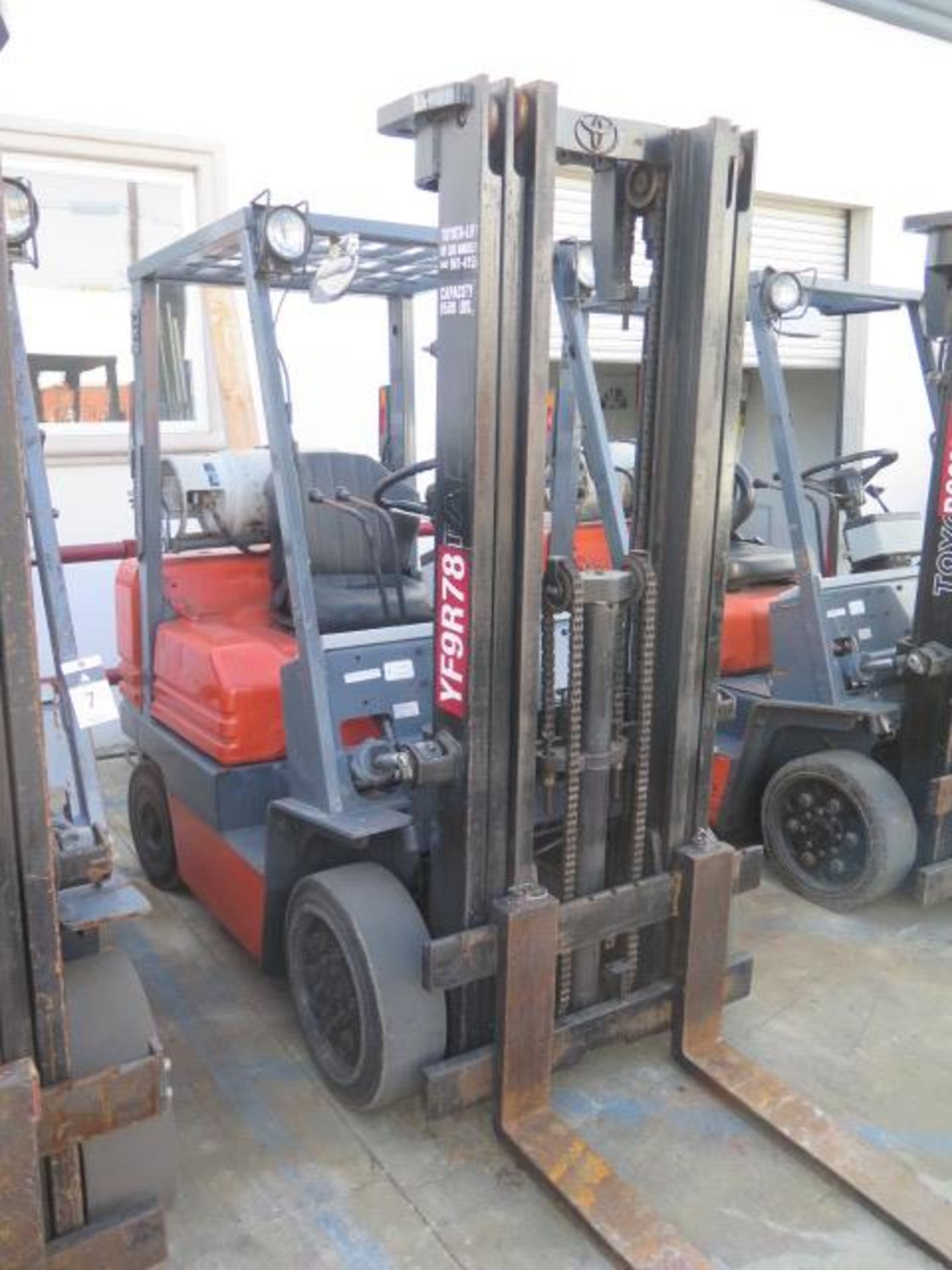 Toyota 5FGC25 5000 Lb Cap LPG Forklift s/n 85237 w/ 3-Stage Mast, 185" Lift Height, Cushion Tires, - Image 2 of 11