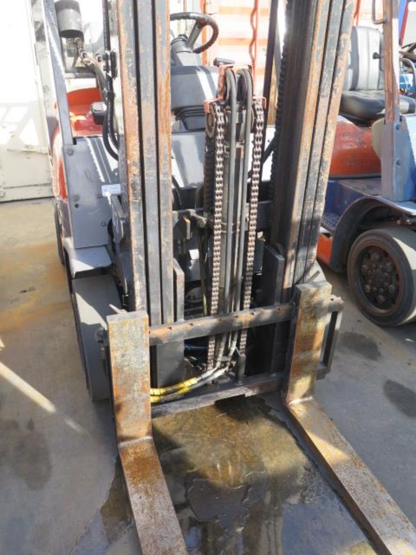 Toyota 42-6FGCU25 5000 Lb Cap LPG Forklift s/n 60055 w/ 3-Stage Mast, 171" Lift Height, Cushion - Image 5 of 11