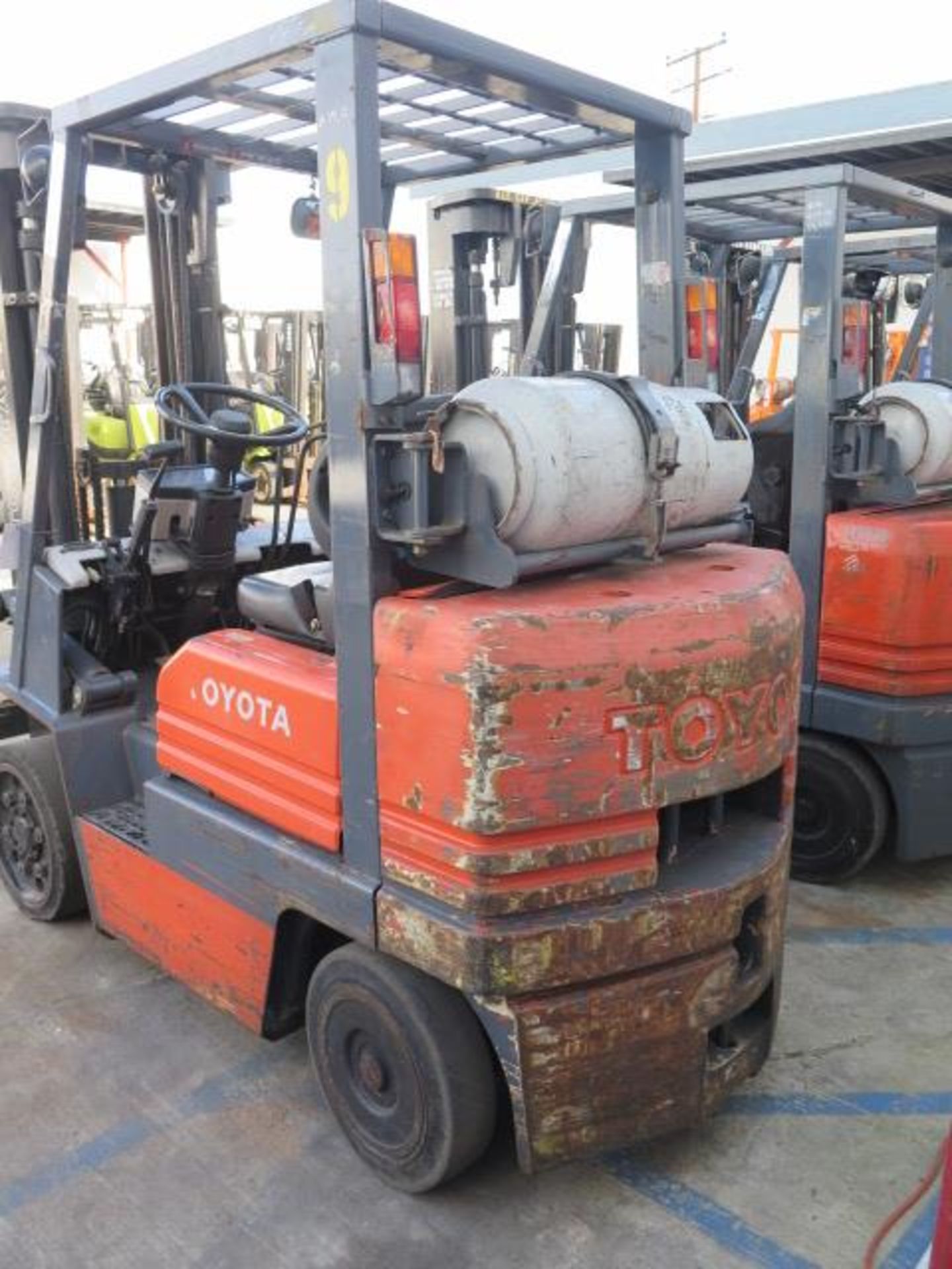 Toyota 5FGC25 5000 Lb Cap LPG Forklift s/n 5FGCU25-85254 w/ 3-Stage Mast 185" Lift Height, Cushion - Image 3 of 11