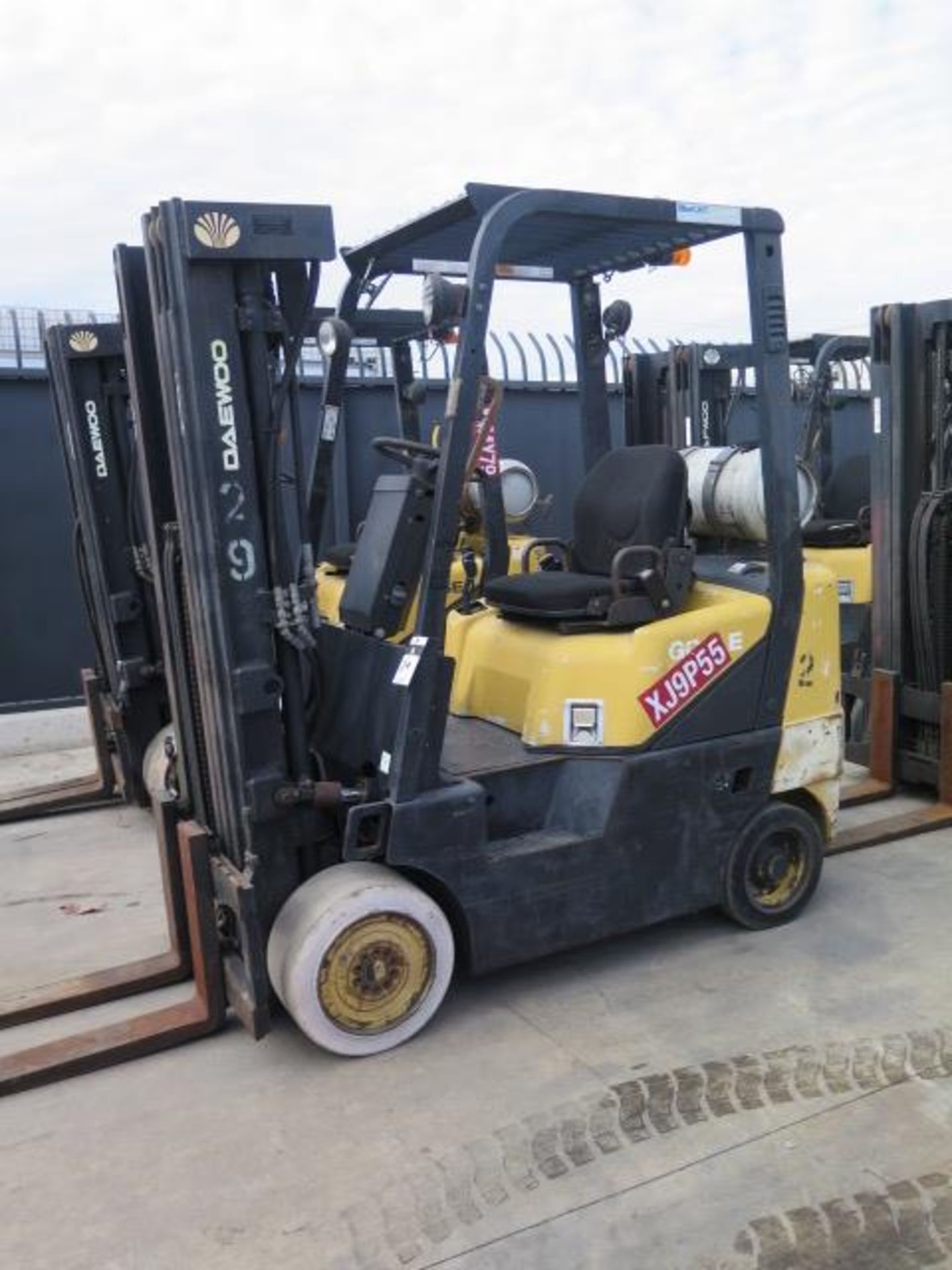 Daewoo GC25E-3 5000 Lb Cap LPG Forklift s/n CV-00847 w/ 3-Stage Mast, 186" Lift Height, Cushion