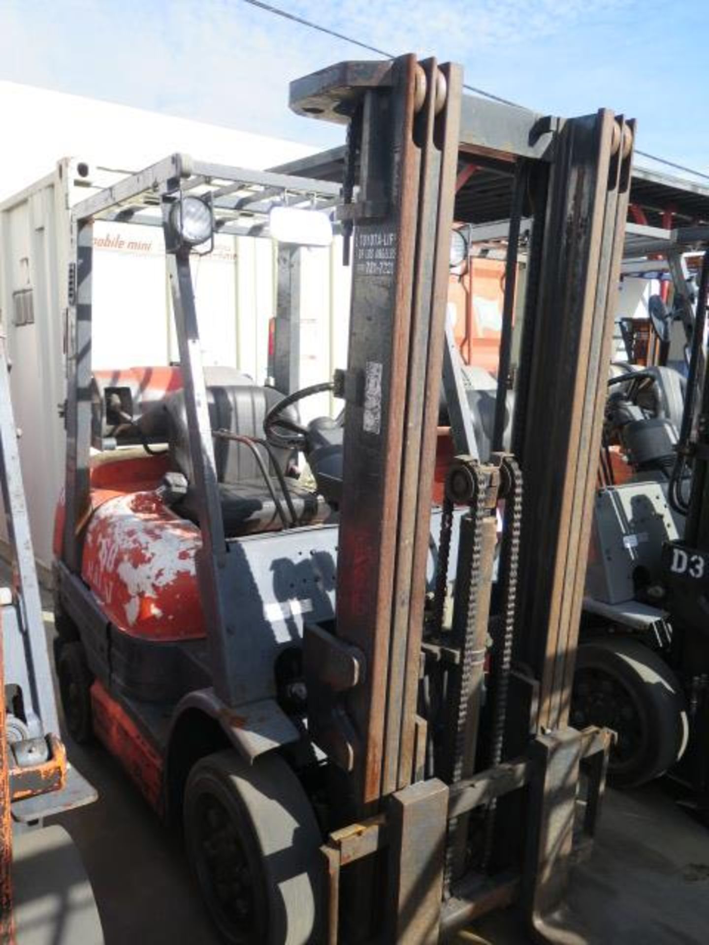 Toyota 42-6FGCU25 5000 Lb Cap LPG Forklift s/n 68195 w/ 3-Stage Mast, 189" Lift Height, Cushion - Image 2 of 11