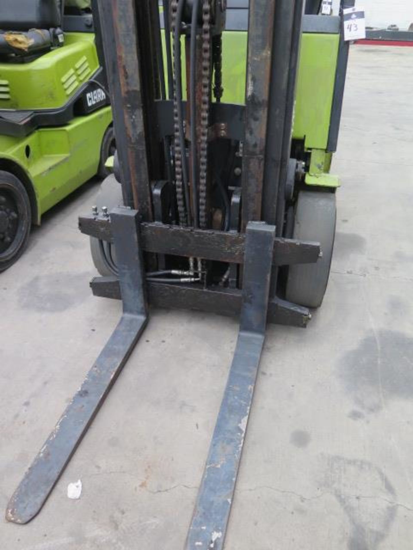 Clark CGC25 5000 Lb Cap LPG Forklift s/n C365L-0246-9497FB w/ 3-Stage Mast, 189” Lift Height, - Image 5 of 11