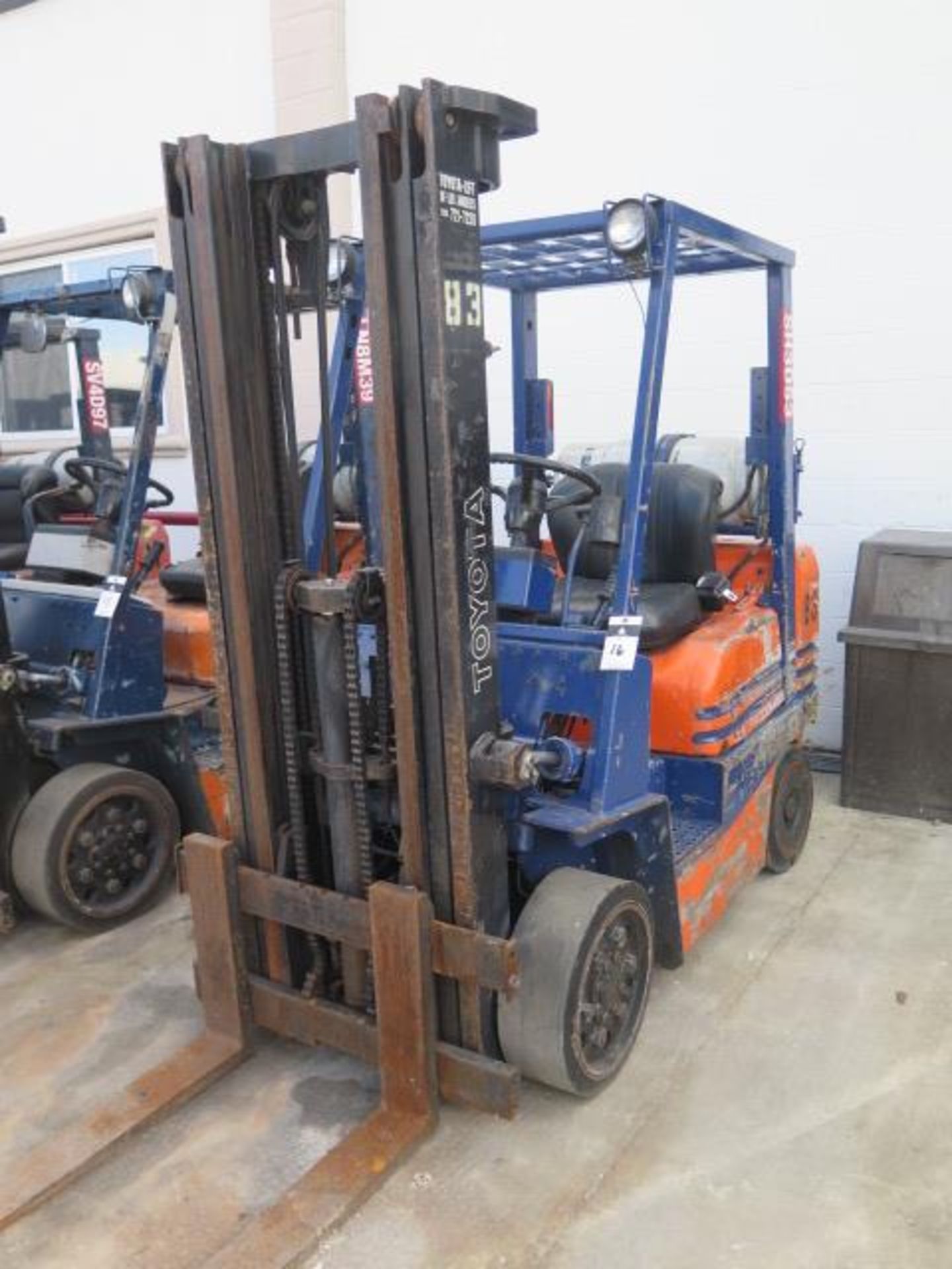 Toyota 5FGC25 5000 Lb Cap LPG Forklift s/n 85093 w/ 3-Stage Mast, 185" Lift Height, Cushion Tires,