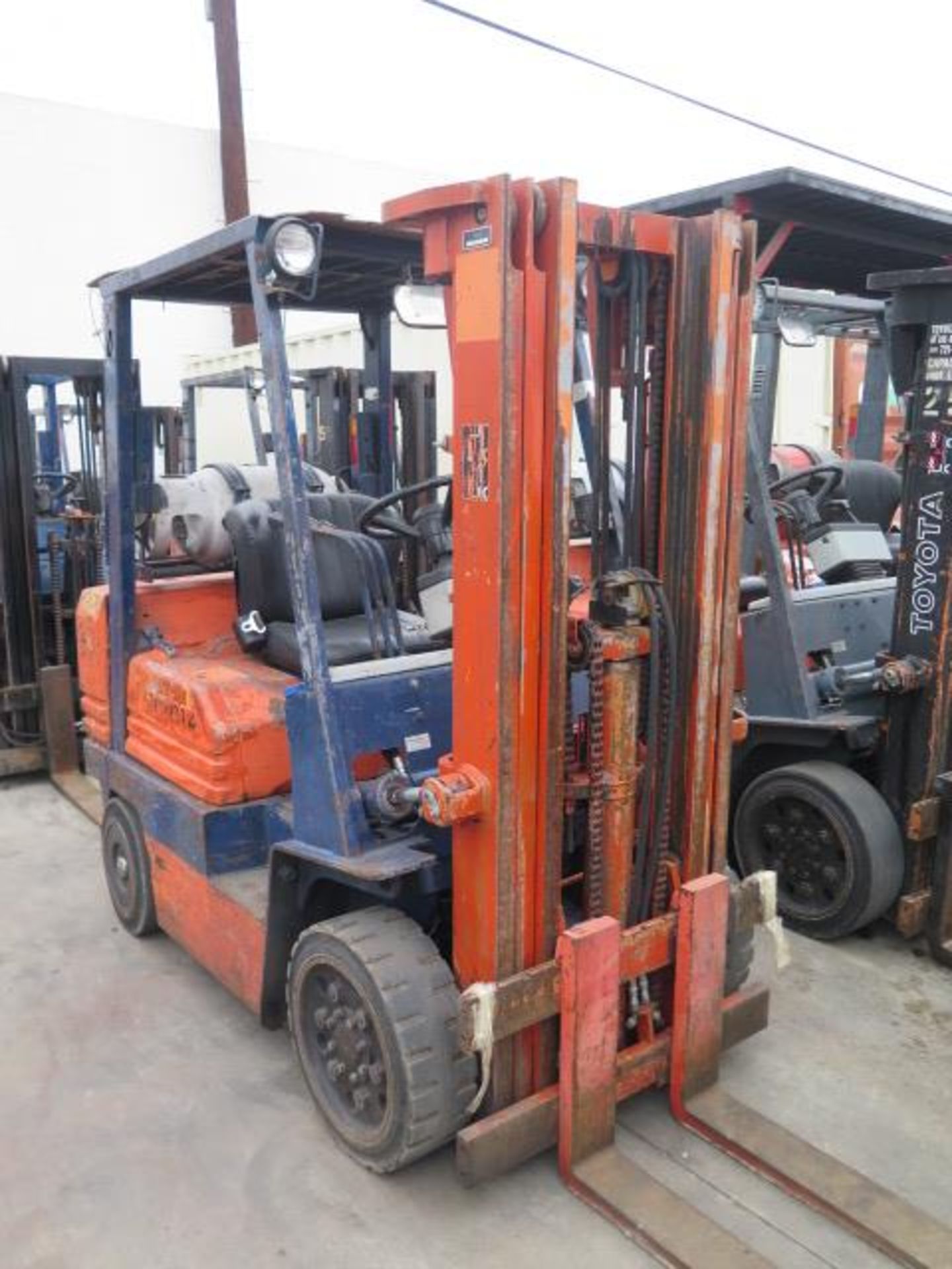 Toyota 5FGC25 5000 Lb Cap LPG Forklift s/n 5FGCU25-75639 w/ 3-Stage Mast, 169" Lift Height, - Image 2 of 11