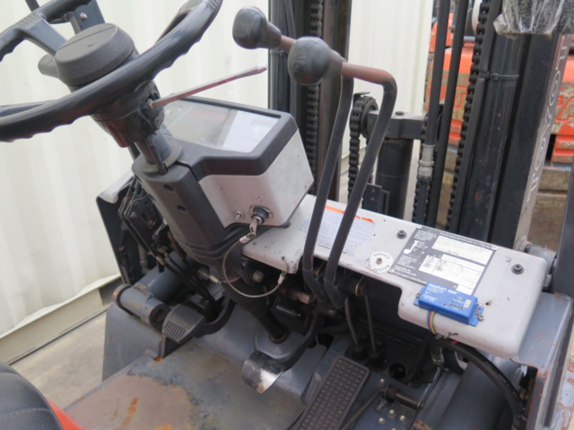 Toyota 5FGC25 5000 Lb Cap LPG Forklift s/n 5FGC25-85185 w/ 3-Stage Mast, 185" Lift Height, Cushion - Image 7 of 11