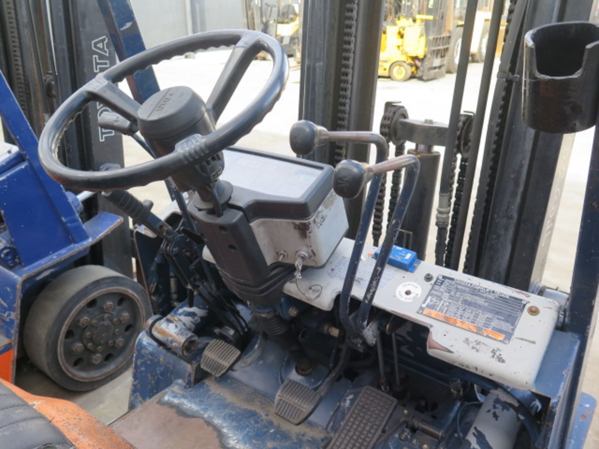 Toyota 5FGC25 5000 Lb Cap LPG Forklift s/n 84733 w/ 3-Stage Mast, 197" Lift Height, Cushion Tires, - Image 8 of 11