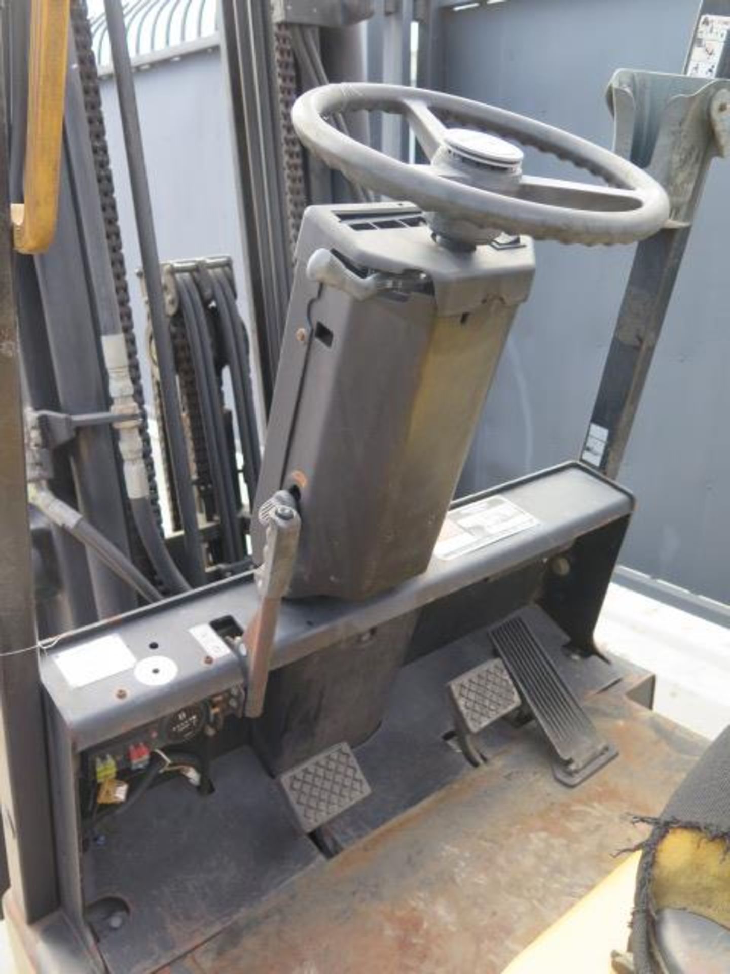 Daewoo GC25E-3 5000 Lb Cap LPG Forklift s/n CV-00823 w/ 3-Stage Mast, 186" Lift Height, Cushion - Image 8 of 10