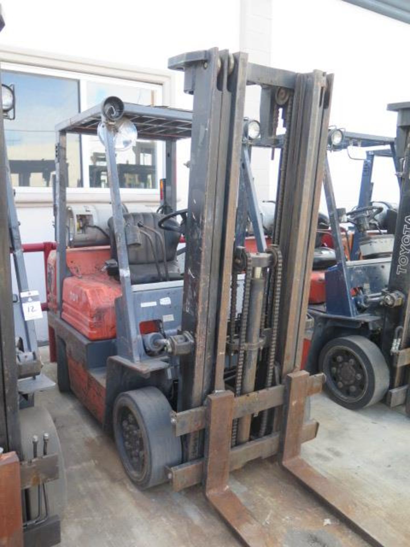 Toyota 5FGC25 5000 Lb Cap LPG Forklift s/n 85256 w/ 3-Stage Mast, 185" Lift Height, Cushion Tires, - Image 2 of 12