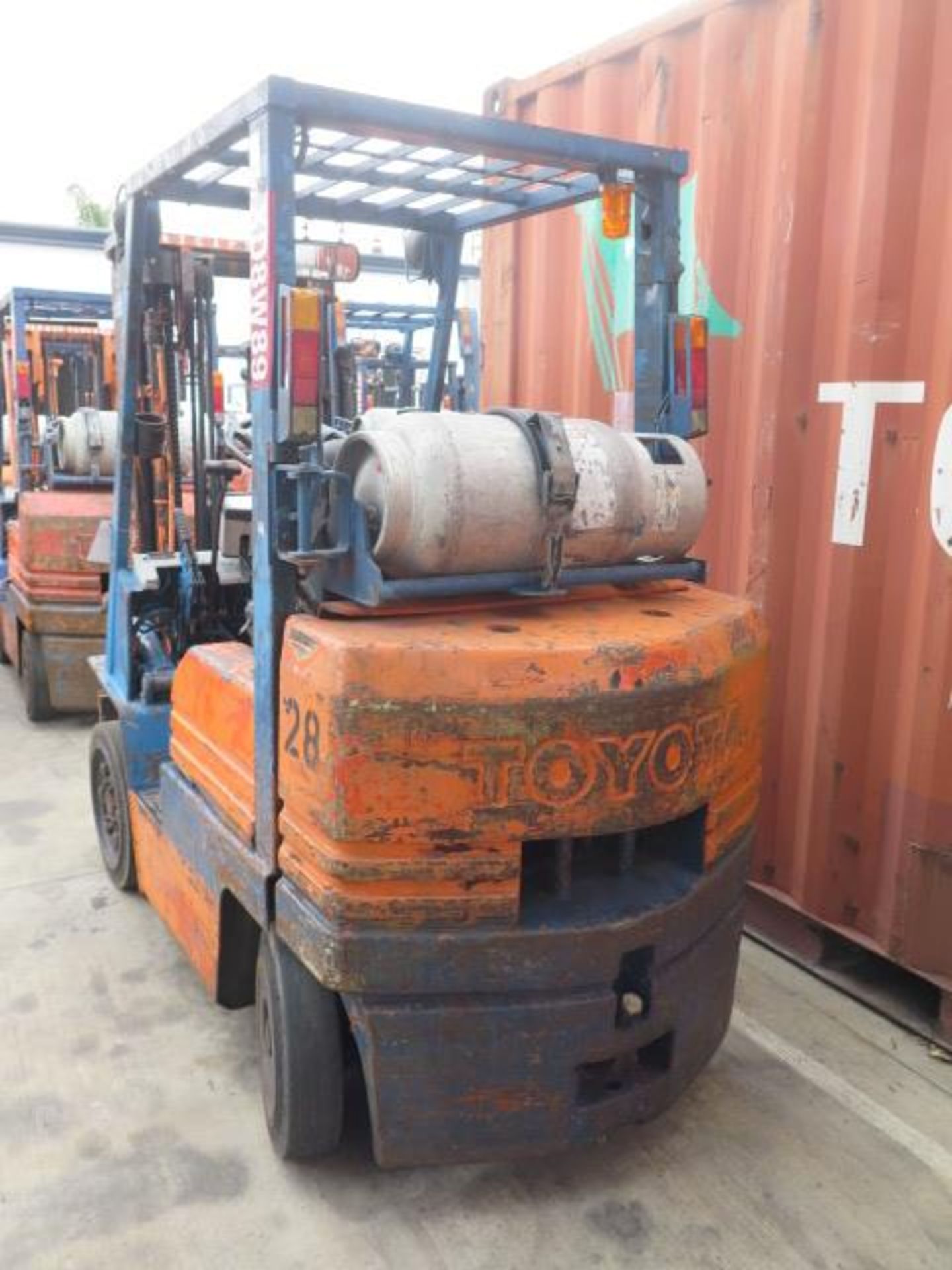 Toyota 5FGC25 5000 Lb Cap LPG Forklift s/n 80467 w/ 3-Stage Mast, 169" Lift Height, Cushion Tires, - Image 3 of 11