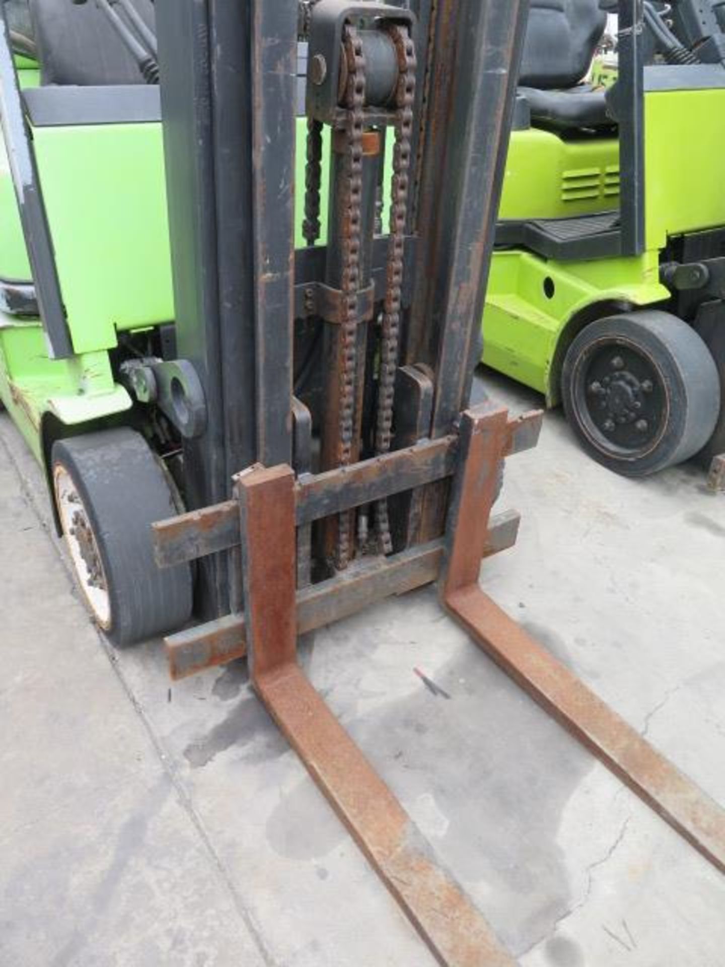 Clark CGC25 5000 Lb Cap LPG Forklift s/n C365L-0615-9516FB w/ 3-Stage Mast, 189” Lift Height, - Image 5 of 11