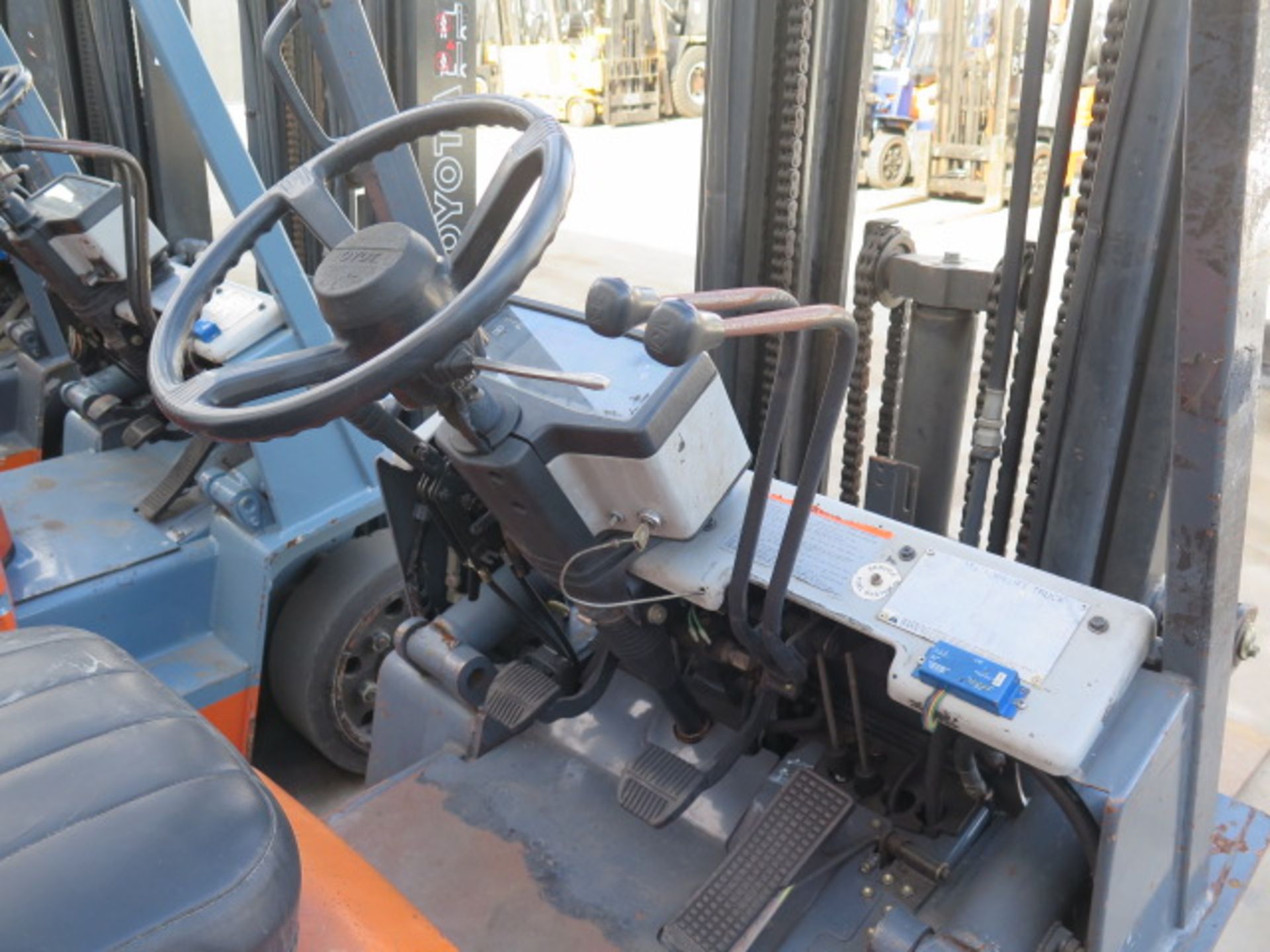 Touota 5FGC25 5000 Lb Cap LPG Forklift s/n 84155 w/ 3-Stage Mast, 185" Lift Height, Cushion Tires, - Image 7 of 11