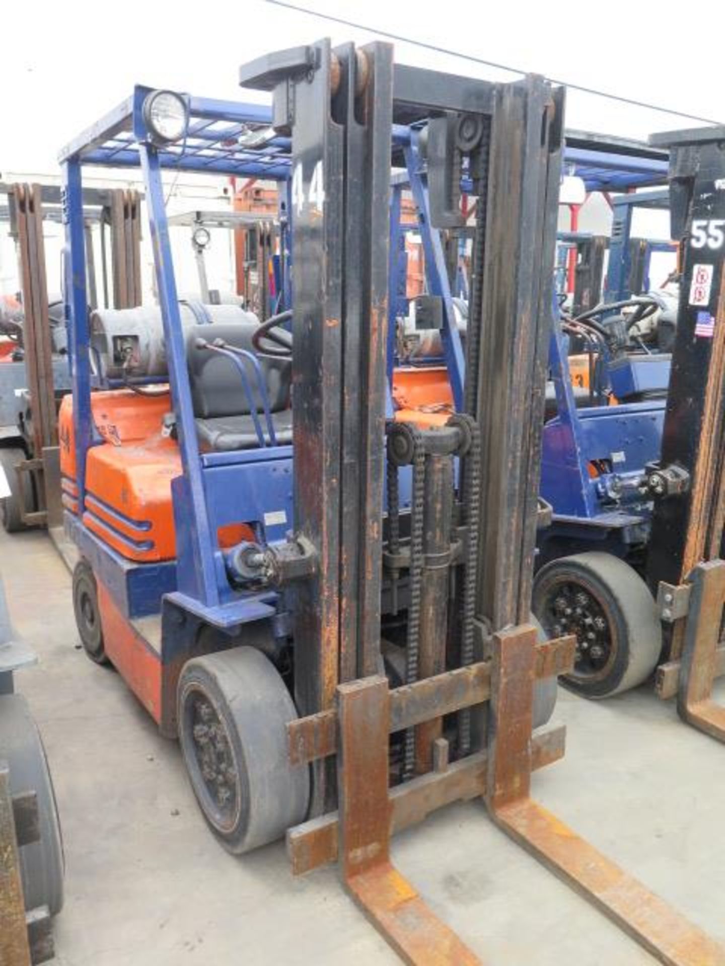 Toyota 5FGC25 5000 Lb Cap LPG Forklift s/n 85208 w/ 3-Stage Mast, 197" Lift Height, Cushion Tires, - Image 2 of 11