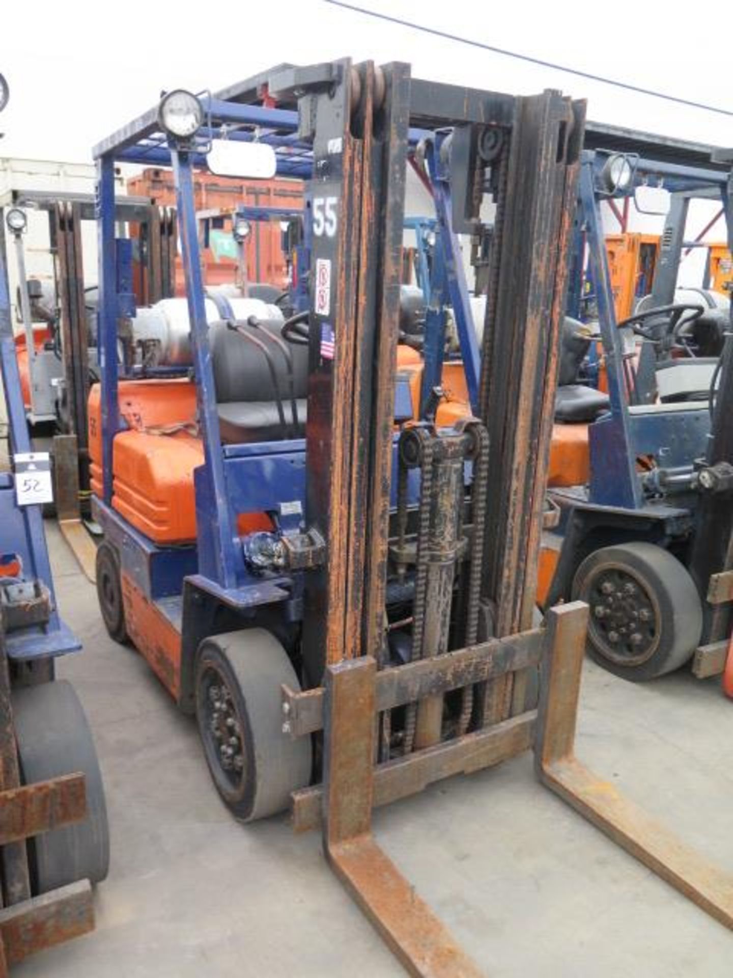 Toyota 5FGC25 5000 Lb Cap LPG Forklift s/n 84425 w/ 3-Stage Mast, 169" Lift Height, Cushion Tires, - Image 2 of 11