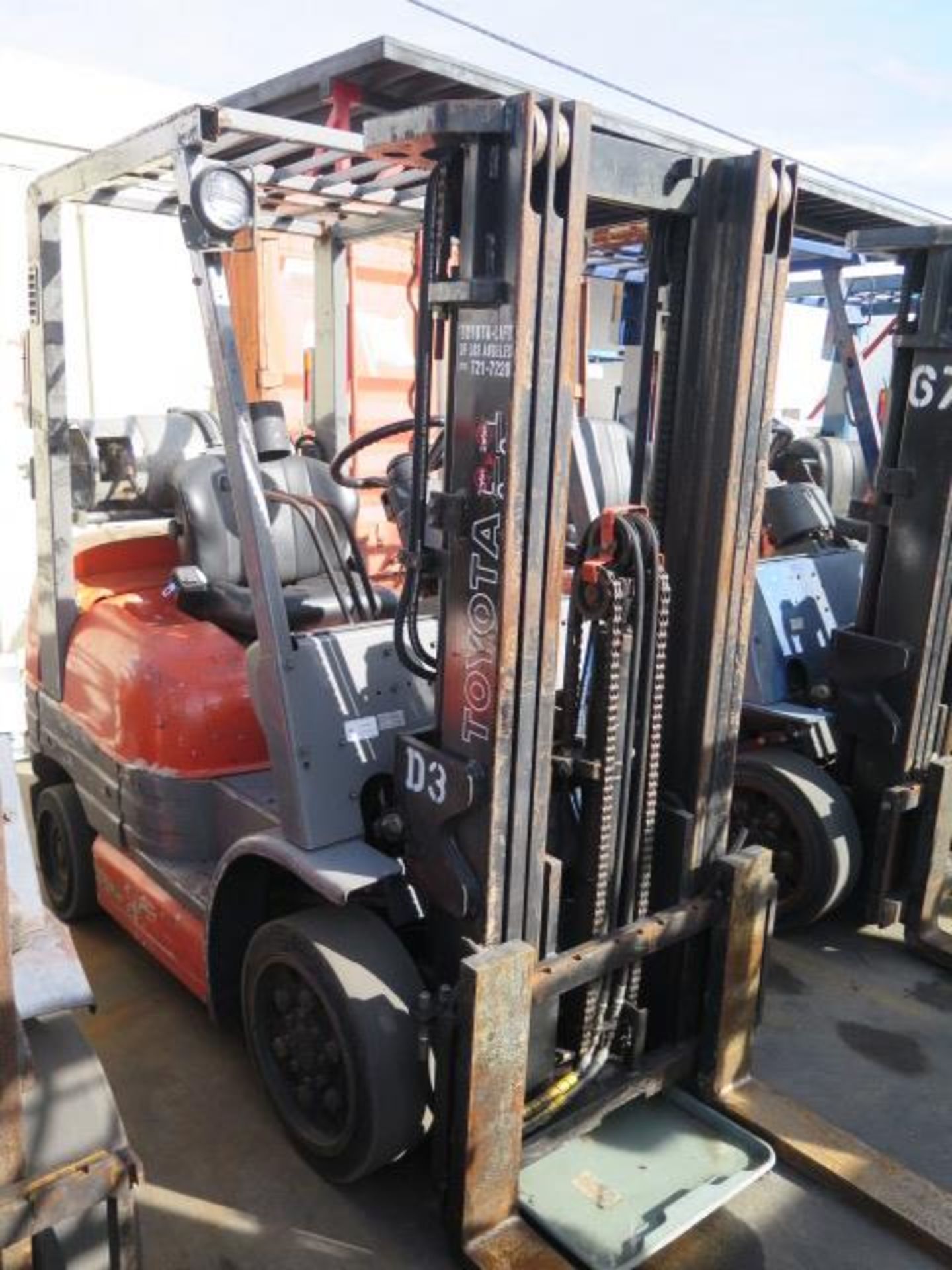 Toyota 42-6FGCU25 5000 Lb Cap LPG Forklift s/n 60055 w/ 3-Stage Mast, 171" Lift Height, Cushion - Image 2 of 11