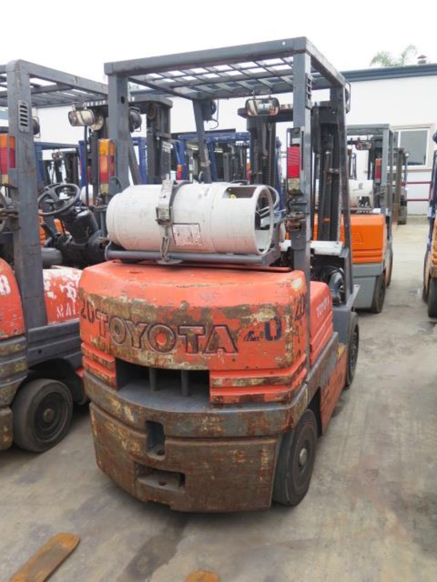 Toyota 5FGC25 5000 Lb Cap LPG Forklift s/n 85158 w/ 3-Stage Mast, 169" Lift Height, Cushion Tires, - Image 3 of 11