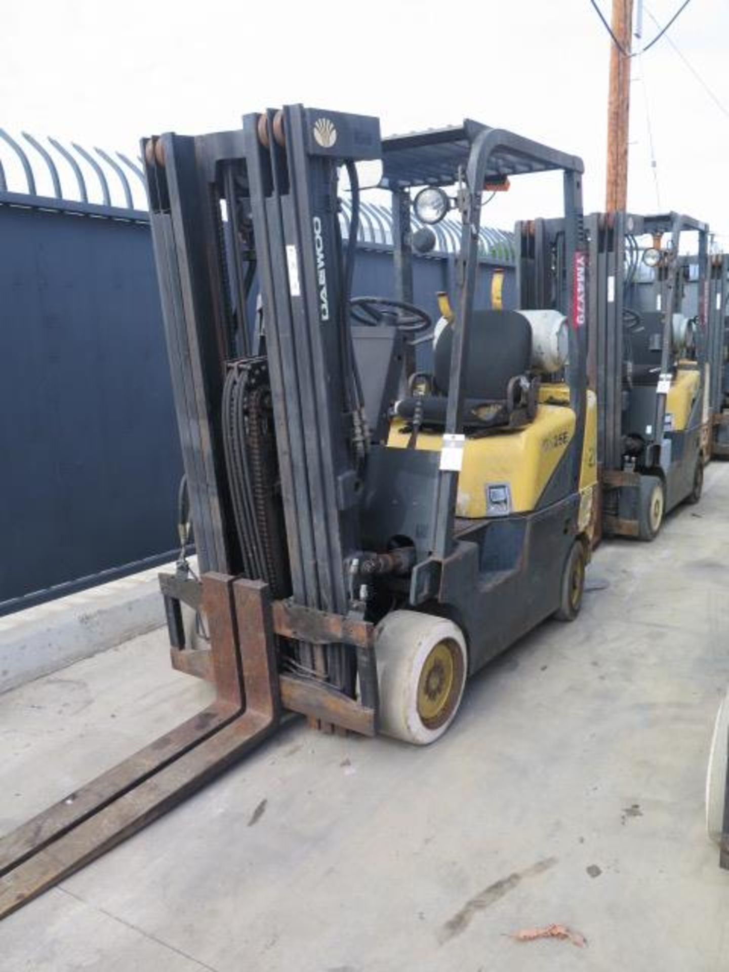 Daewoo GC25E-3 5000 Lb Cap LPG Forklift s/n CV-00823 w/ 3-Stage Mast, 186" Lift Height, Cushion