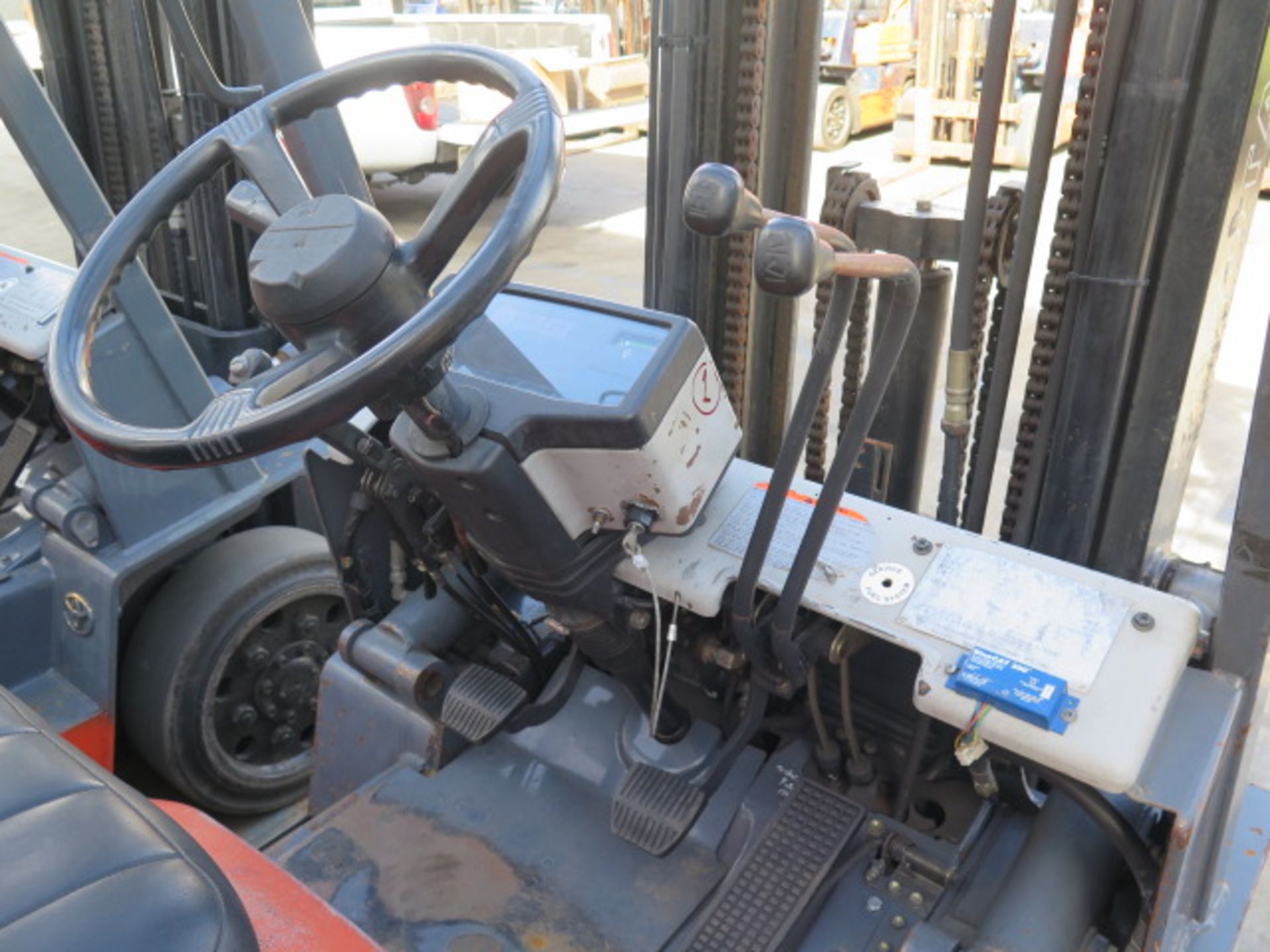 Toyota 5FGC25 5000 Lb Cap LPG Forklift s/n 5FGCU25-85121 w/ 3-Stage Mast, 185" Lift Height, - Image 7 of 11