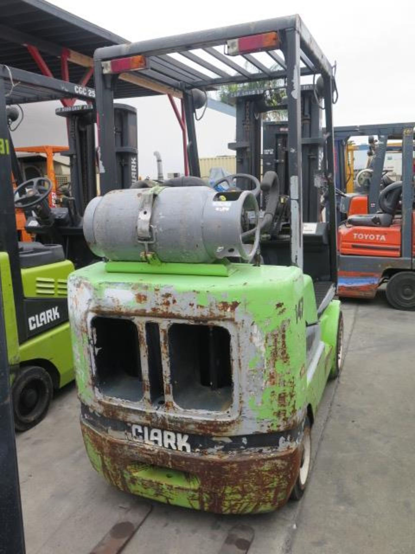 Clark CGC25 5000 Lb Cap LPG Forklift s/n C365L-0615-9516FB w/ 3-Stage Mast, 189” Lift Height, - Image 3 of 11