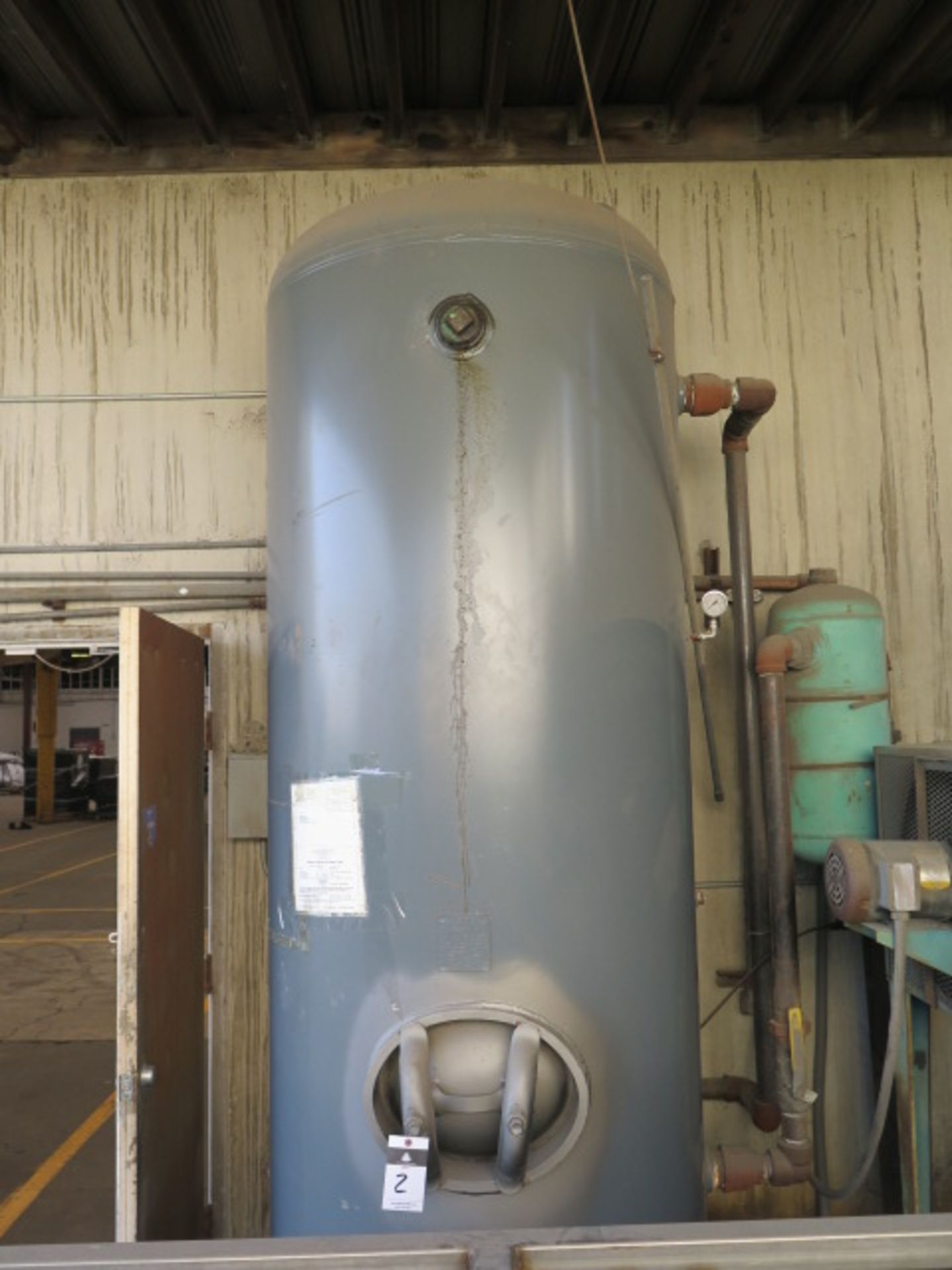 660 Gallon Vertical Air Storage Tank - Image 2 of 3