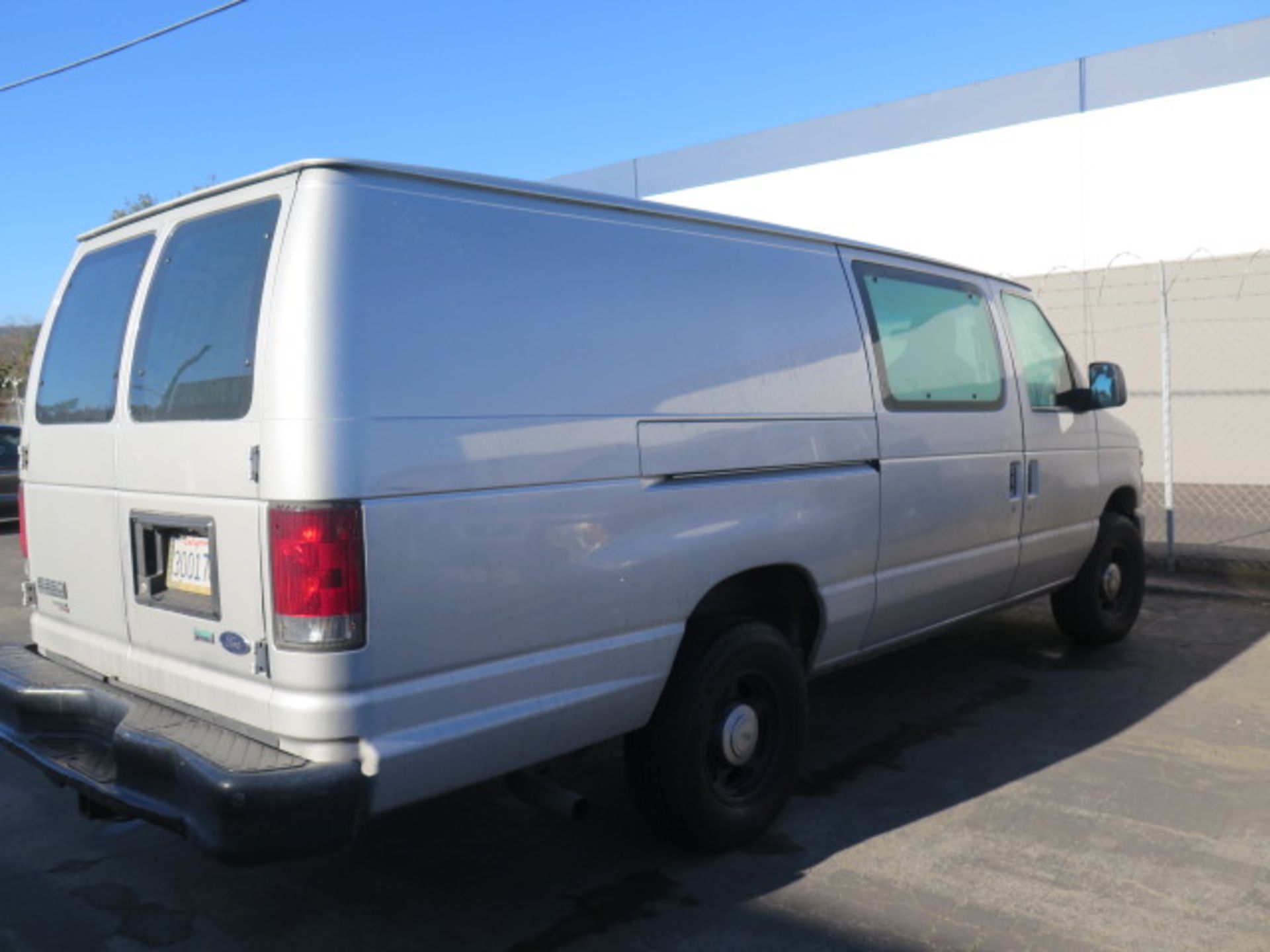 2011 Ford E-350 Super Duty Extended Length Passenger/Cargo Van Lisc# 30017C1 5.4L Flex Fuel Gas/ - Image 4 of 9