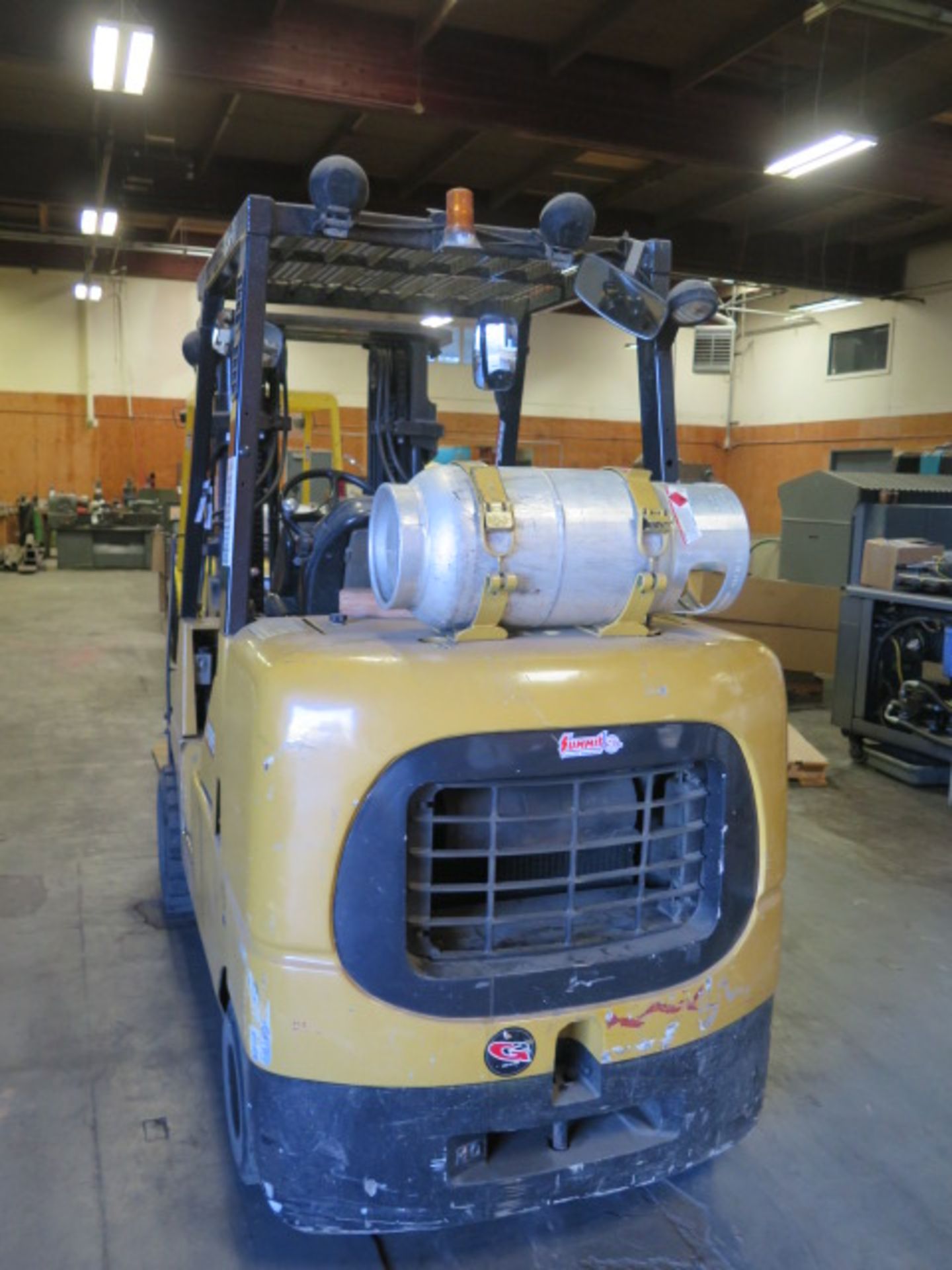 Caterpillar GC40K 8000 Lb Cap LPG Forklift s/n AT87A00021 w/ 3-Stage Mast, 174” Lift Height, Side - Image 3 of 14