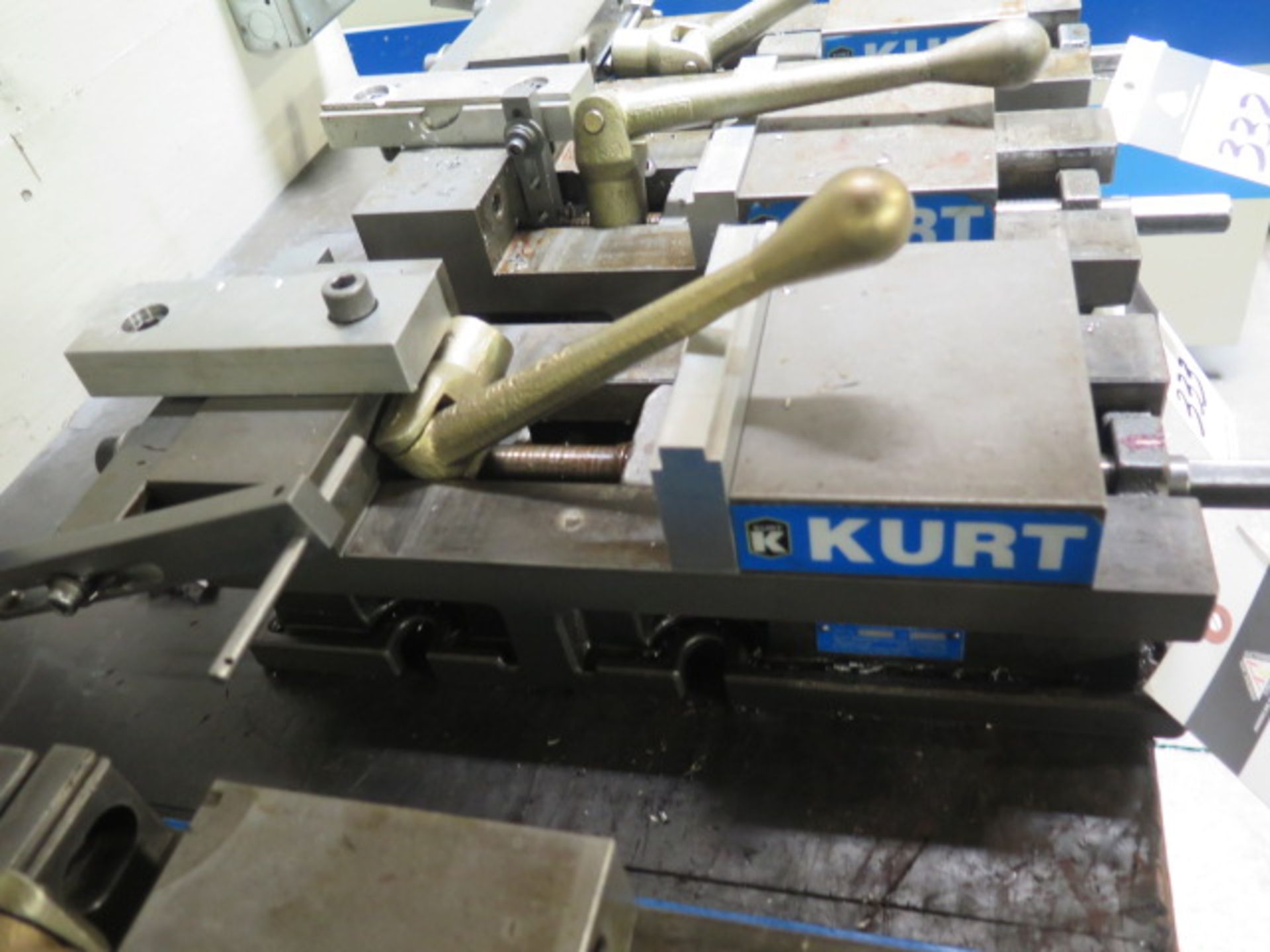 Kurt 3600V 6" Angle-Lock Vise - Image 2 of 3