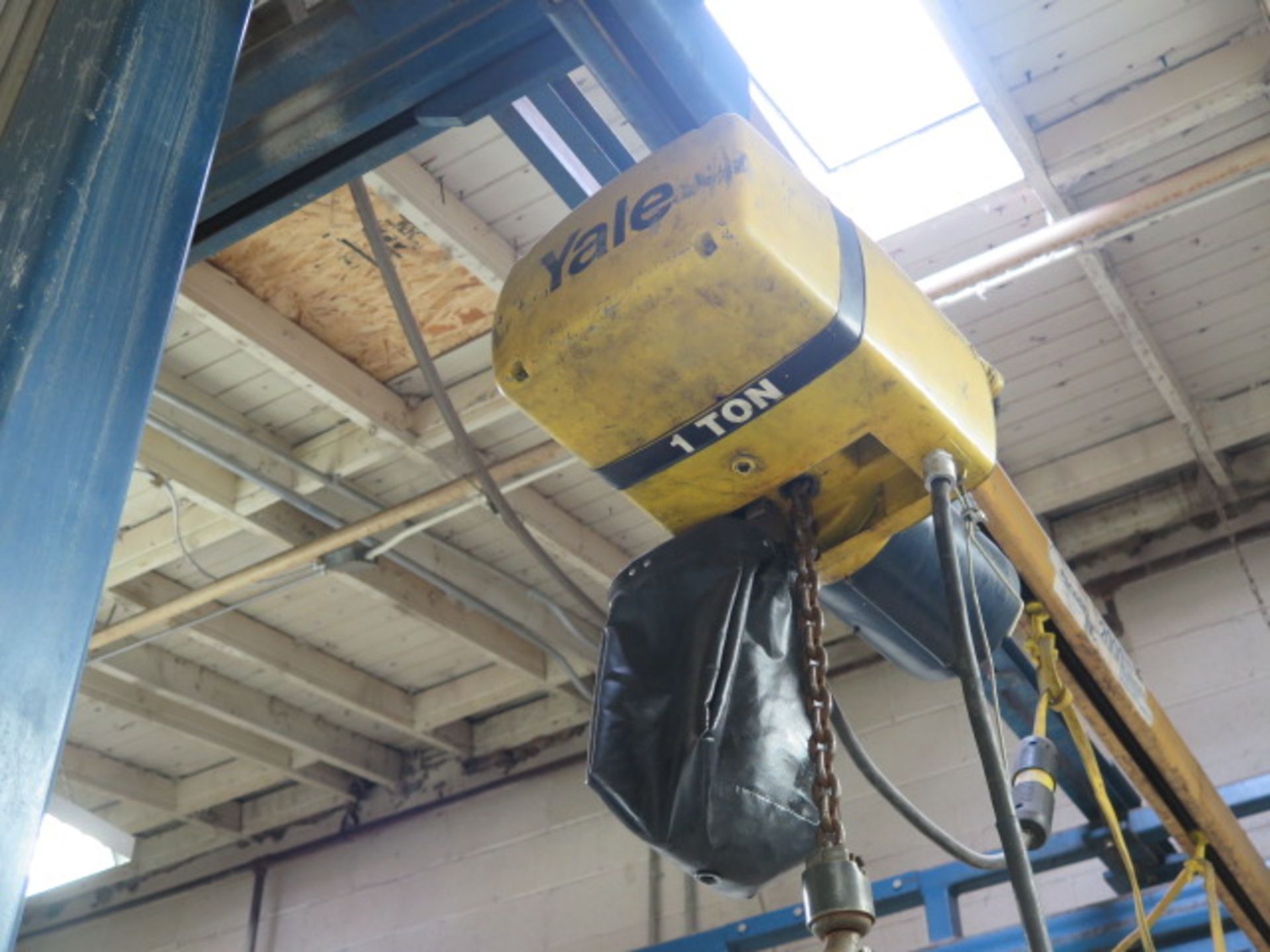 Gorbel 8-Post Free-Standing Gantry System w/ 1 Ton Electric Hoist(SOLD AS-IS - NO WARRANTY) - Image 6 of 8