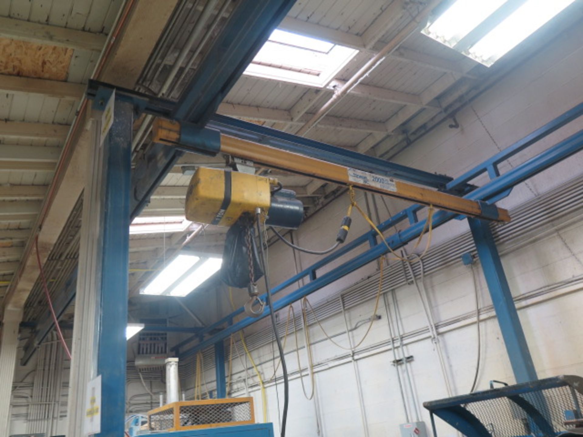 Gorbel 8-Post Free-Standing Gantry System w/ 1 Ton Electric Hoist(SOLD AS-IS - NO WARRANTY) - Image 4 of 8