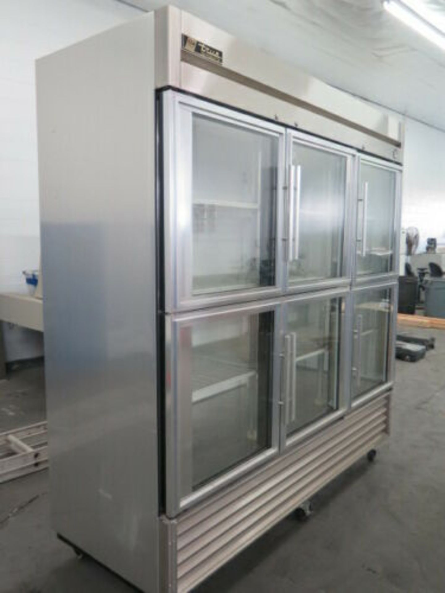 True Mfg. mdl. T-72G-6 6-Door Stainless Steel and Glass Industrial Refrigerator s/n 1-4583449 - Image 3 of 9