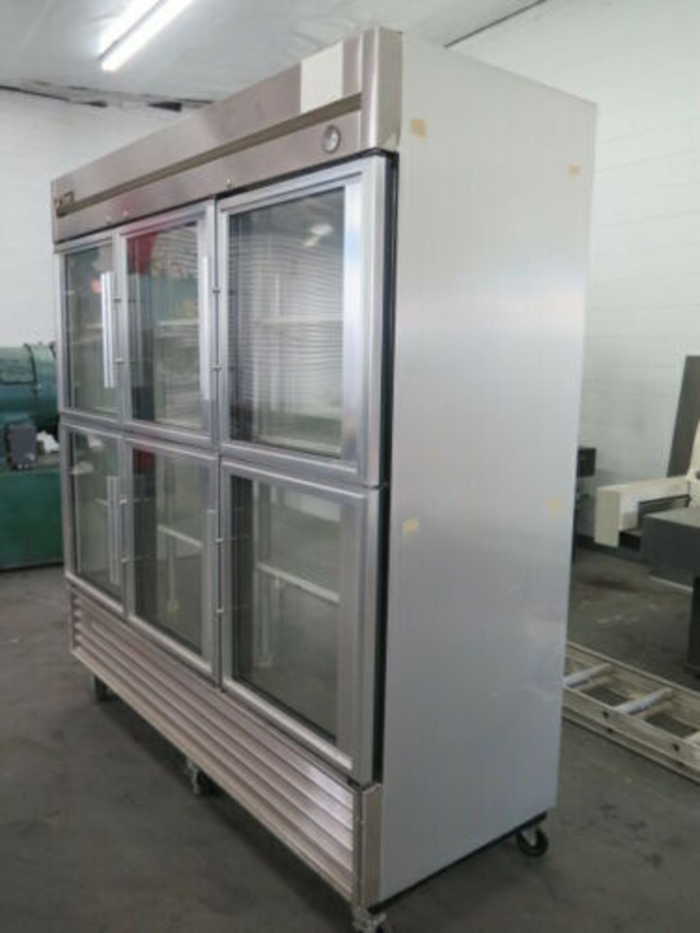 True Mfg. mdl. T-72G-6 6-Door Stainless Steel and Glass Industrial Refrigerator s/n 1-4583449 - Image 2 of 9