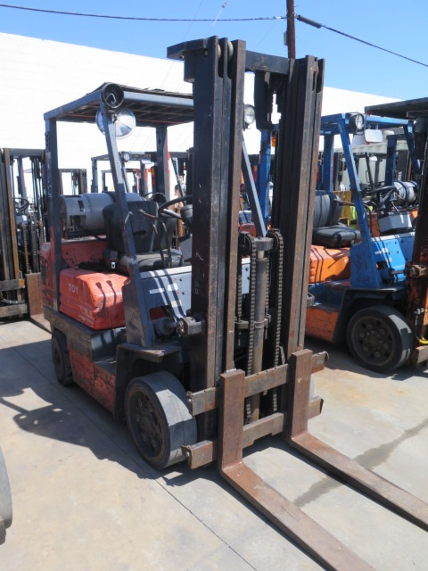 Toyota 5FGC25 5000 Lb Cap LPG Forklift s/n 85256 w/ 3-Stage Mast, 185" Lift Height, Cushion Tires, - Image 2 of 12