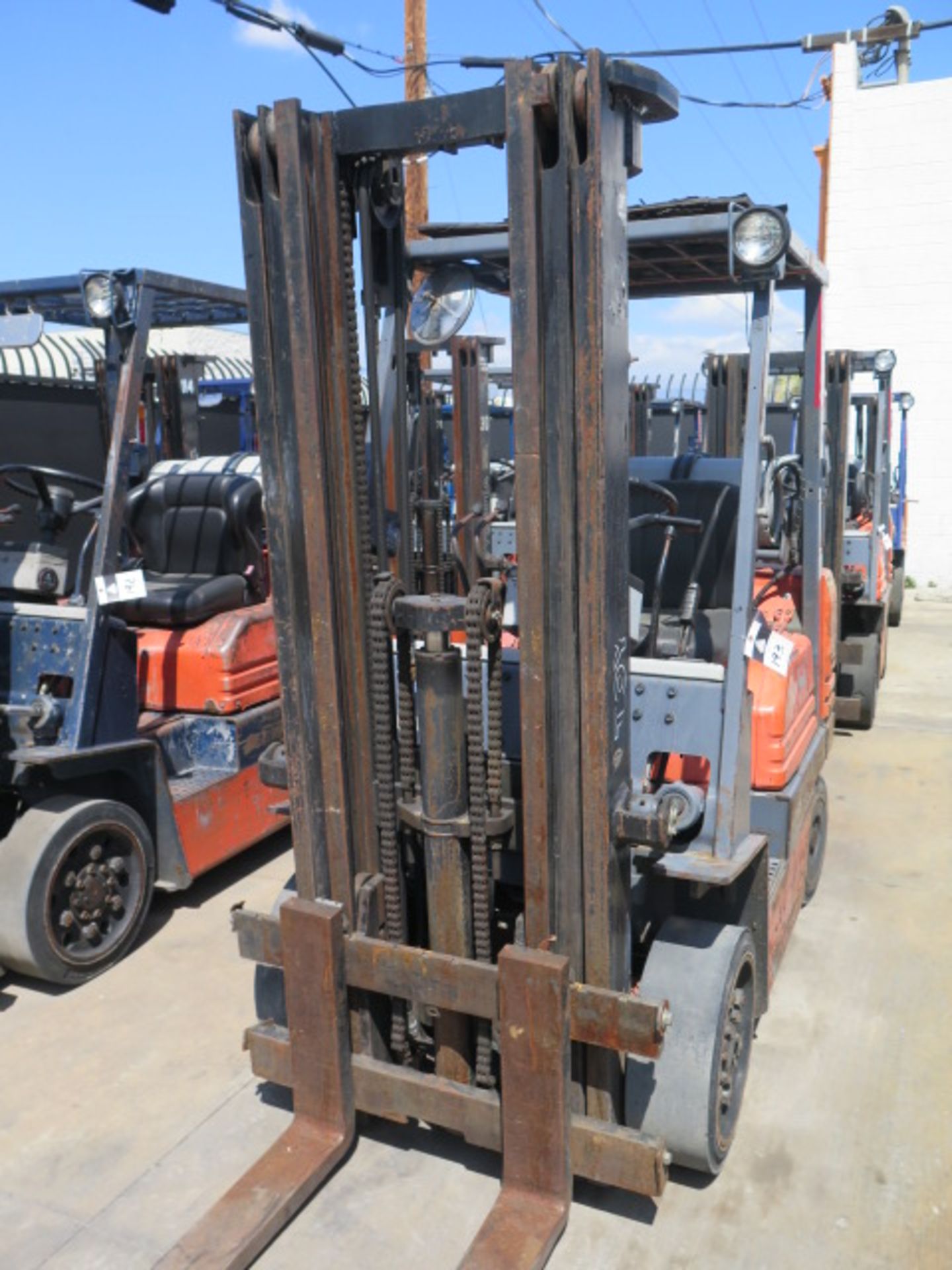 Toyota 5FGC25 5000 Lb Cap LPG Forklift s/n 85256 w/ 3-Stage Mast, 185" Lift Height, Cushion Tires, - Image 5 of 12