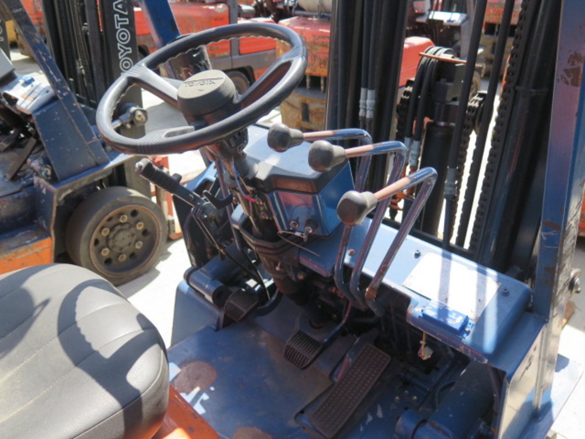 Toyota 5FGC25 5000 Lb Cap LPG Forklift s/n 5FGCU25-84438 w/ 3-Stage Mast, 185" Lift Height, - Image 9 of 11