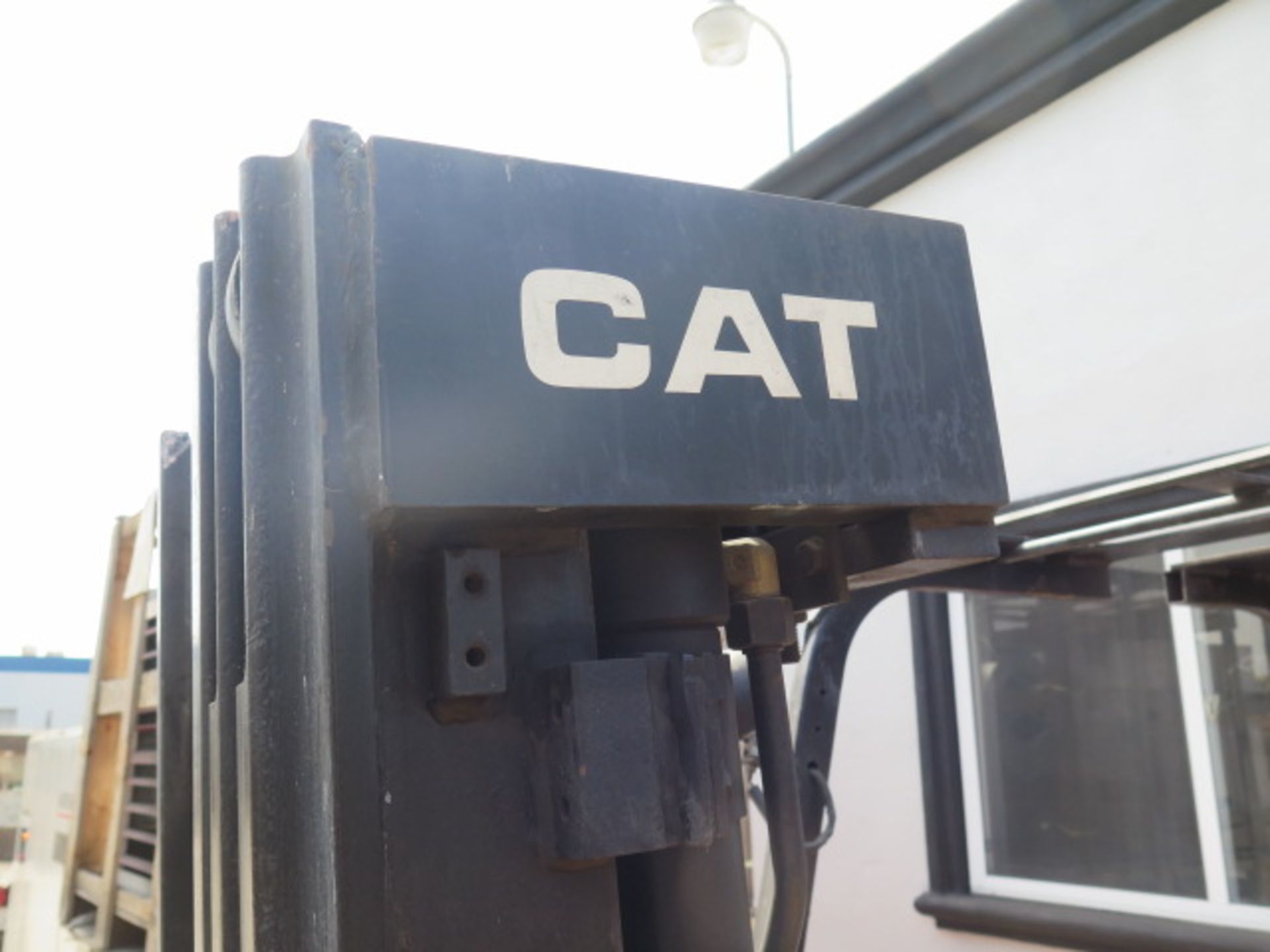 Caterpillar M500SA 4600 Lb Cap Electric Forklift s/n 85C675 w/ 3-Stage Mast, 188" Lift Height, - Image 2 of 11