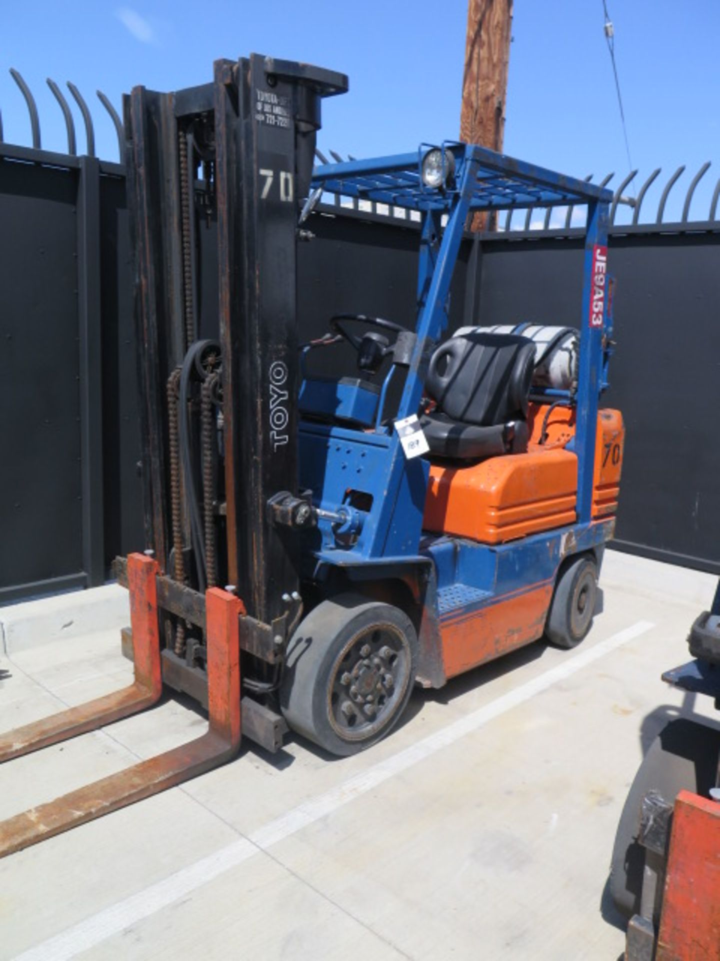 Toyota 5FGC25 5000 Lb Cap LPG Forklift s/n 5FGCU25-84438 w/ 3-Stage Mast, 185" Lift Height,