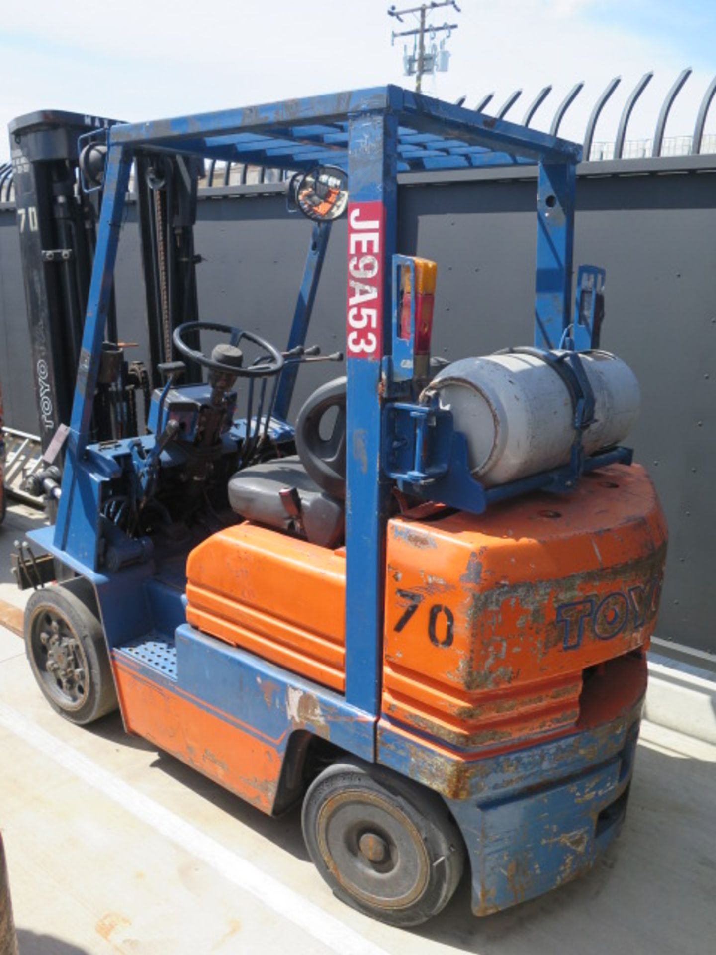 Toyota 5FGC25 5000 Lb Cap LPG Forklift s/n 5FGCU25-84438 w/ 3-Stage Mast, 185" Lift Height, - Image 2 of 11