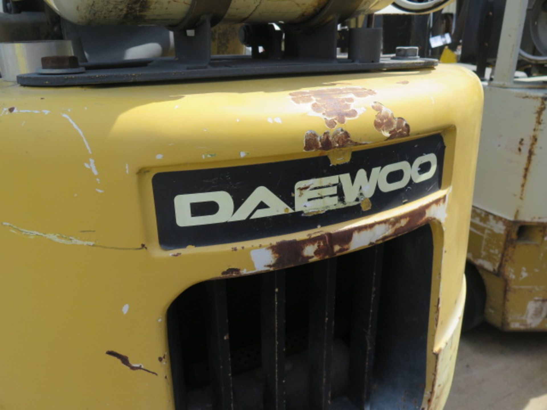 Daewoo GC25E-3 5000 Lb Cap LPG Forklift s/n CV-00847 w/ 3-Stage Mast, 186" Lift Height, Cushion - Image 4 of 11