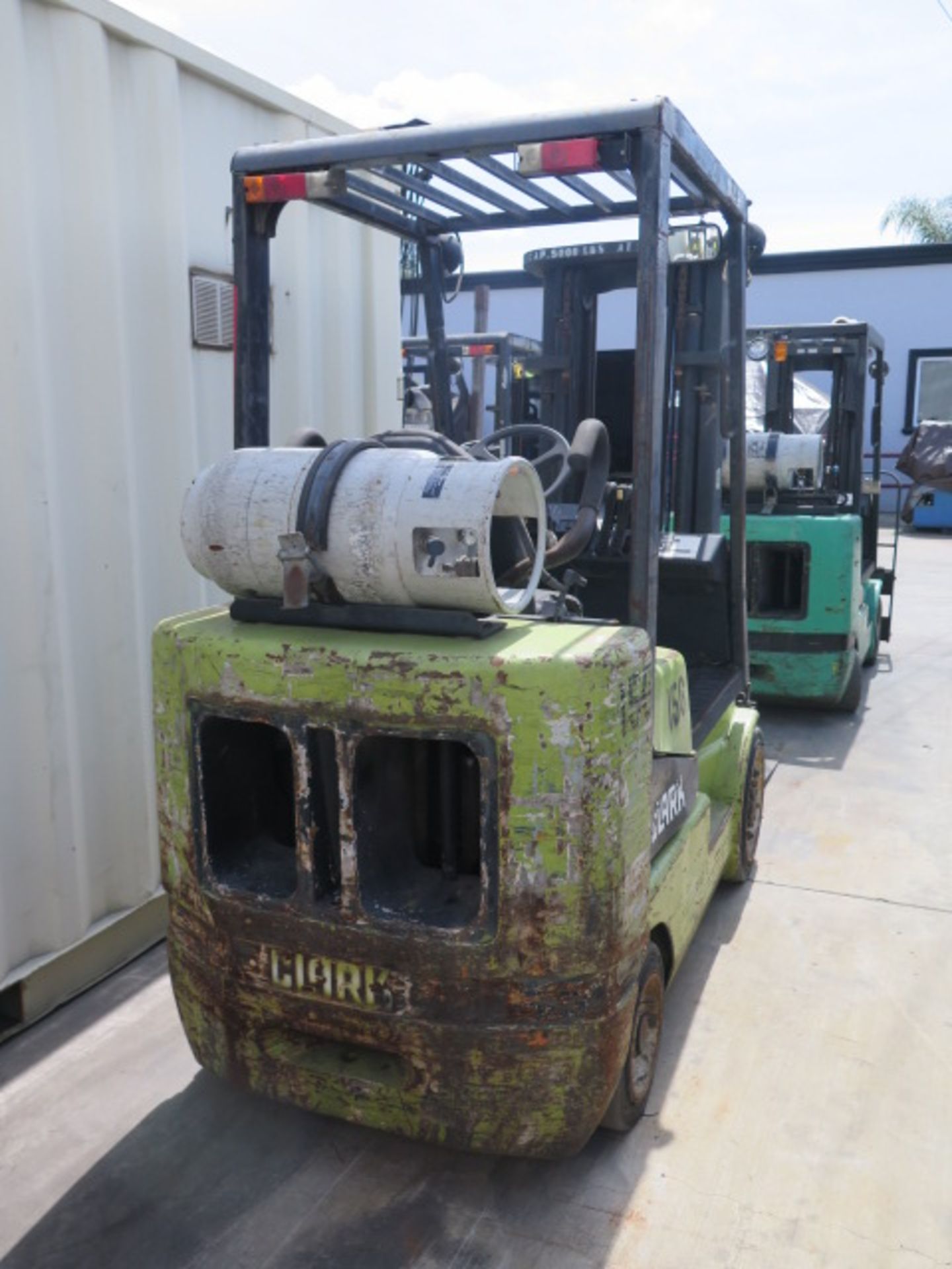 Clark CGC25 5000 Lb Cap LPG Forklift s/n C365L-0250-9497FB w/ 3-Stage Mast, 189” Lift Height, - Image 3 of 10