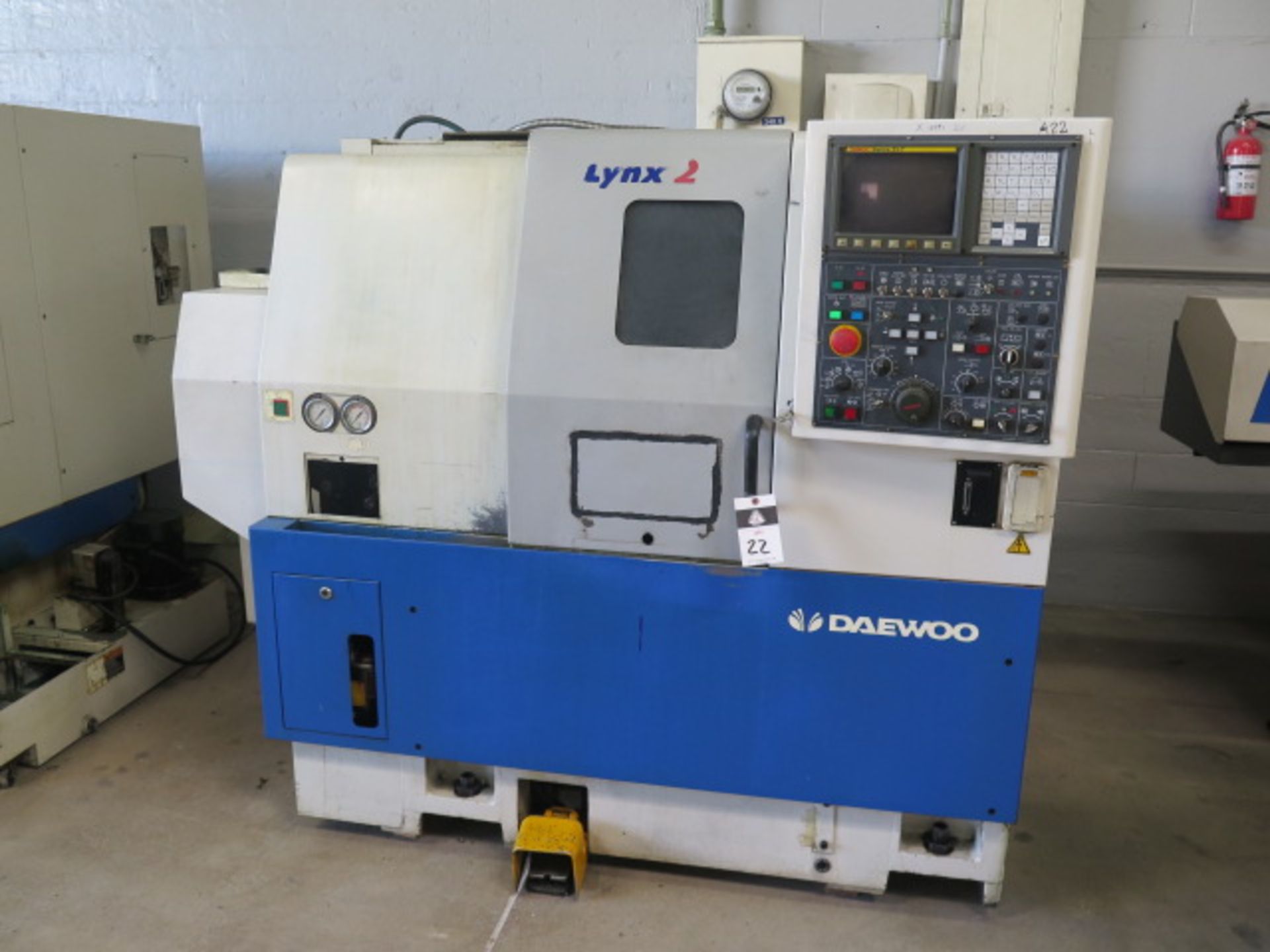 2000 Daewoo Lynx200A CNC Turning Center s/n L2001342 w/ Fanuc Series 21-T Controls, Tool