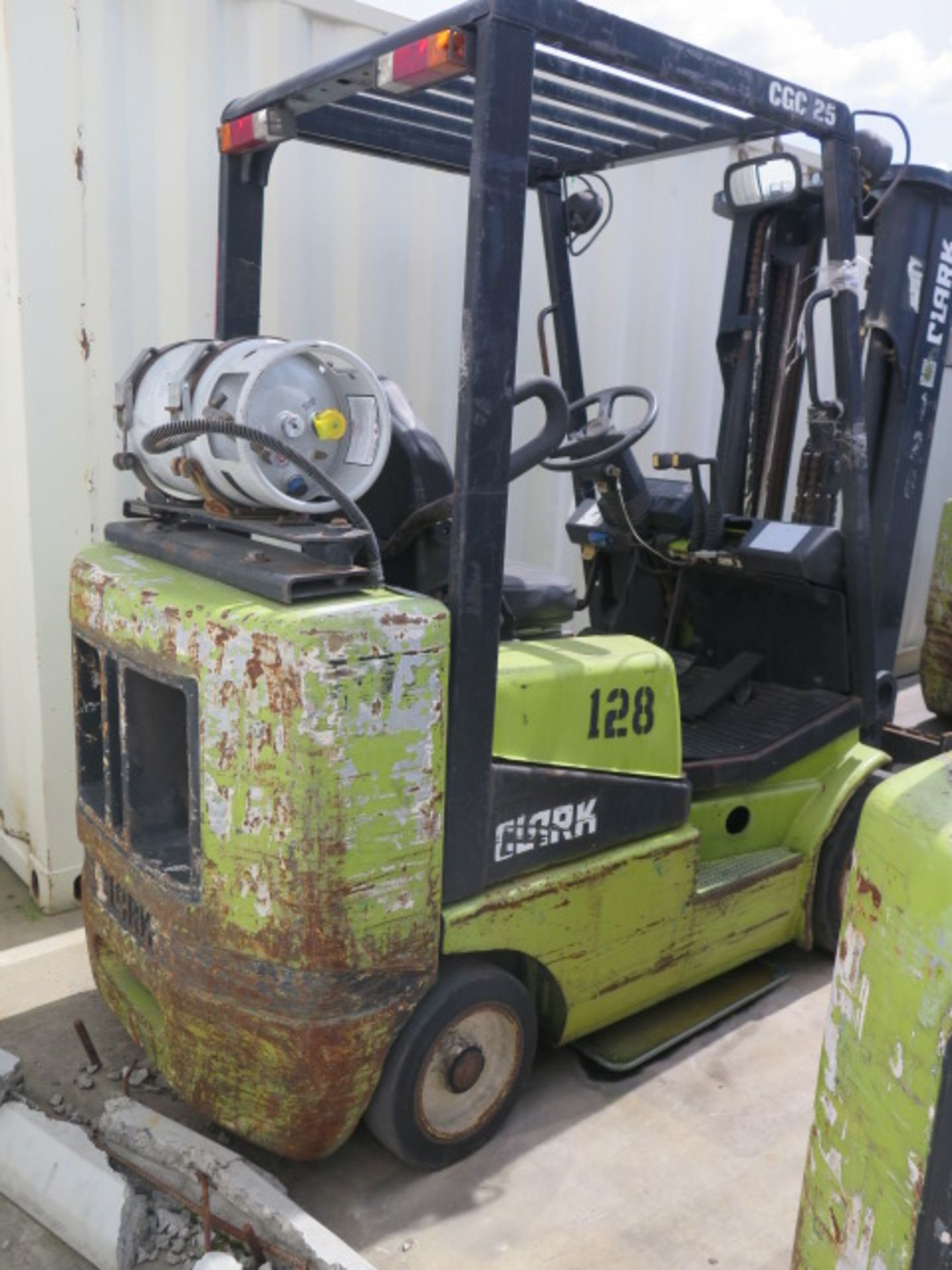 Clark CGC25 5000 Lb Cap LPG Forklift s/n C365L-0863-9464FB w/ 3-Stage Mast, 189” Lift Height, - Image 3 of 11