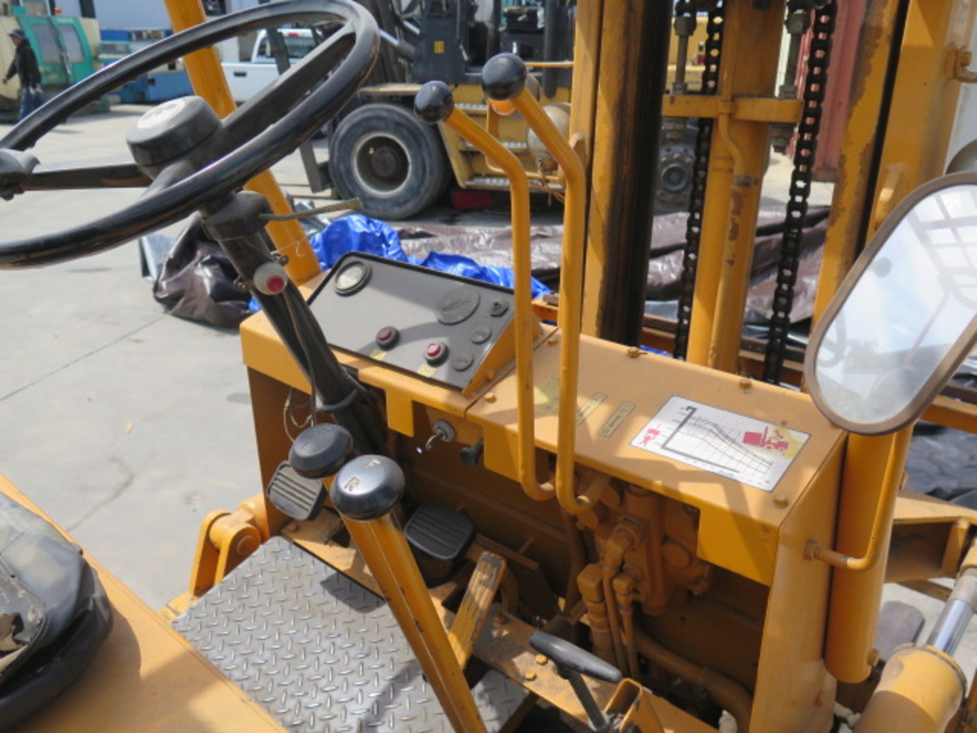 Komatsu FG25-6 5000 Ln Cap LPG Forklift s/n 70623 w/ 2-Stage Mast, Pneumatic Yard Tires - Image 12 of 13