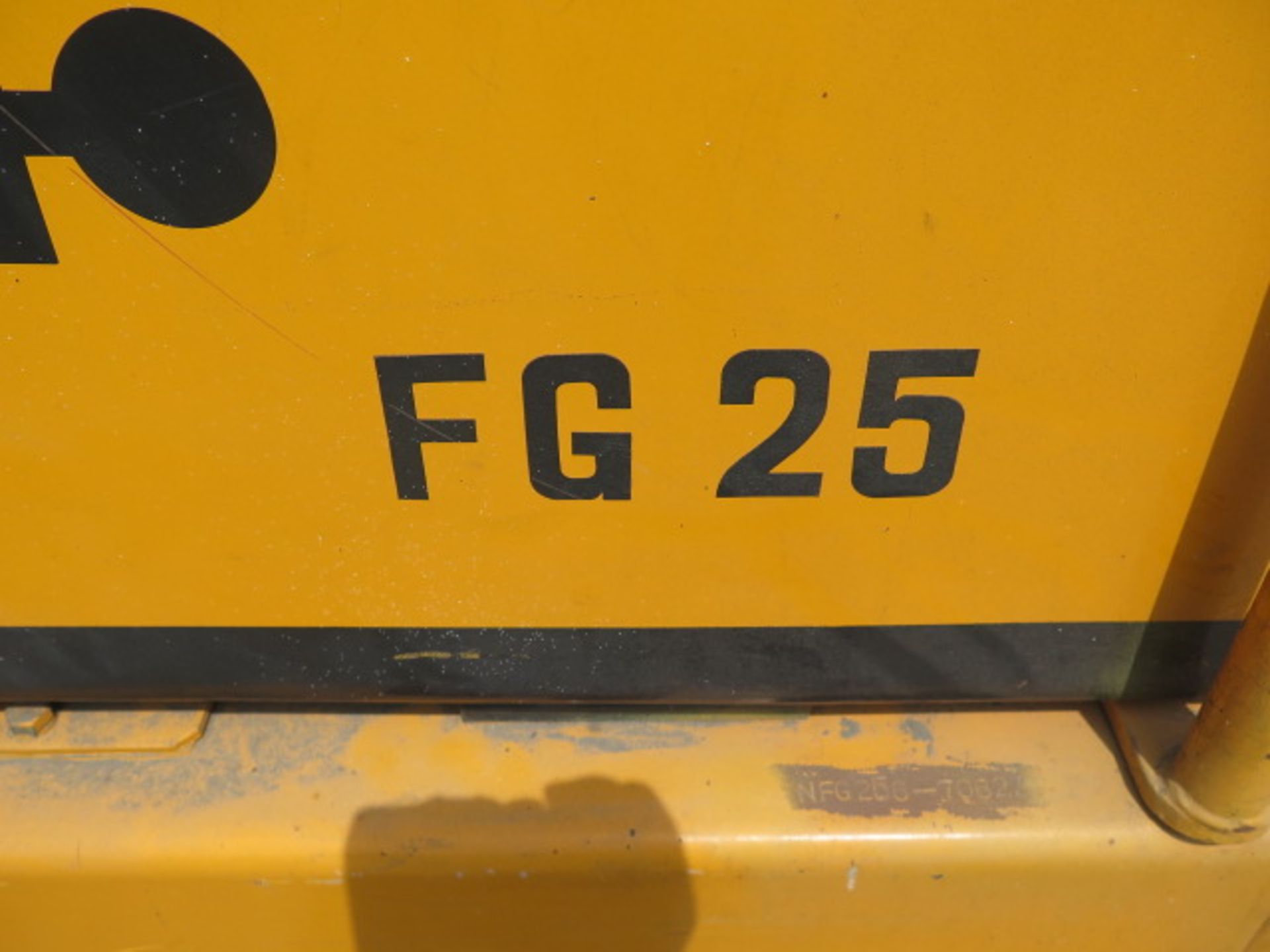 Komatsu FG25-6 5000 Ln Cap LPG Forklift s/n 70623 w/ 2-Stage Mast, Pneumatic Yard Tires - Image 5 of 13