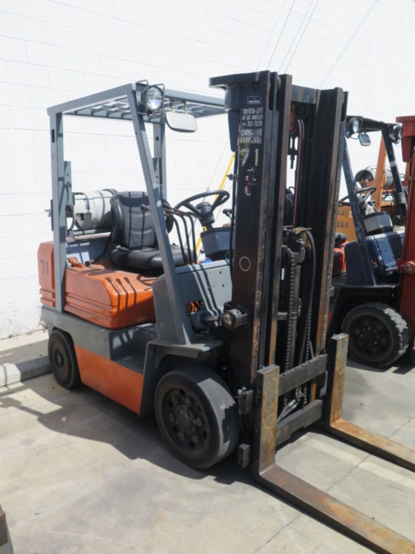 Toyota 5FGC25 5000 Lb Cap LPG Forklift s/n 5FGCU25-84777 w/ 3-Stage Mast, 169" Lift Height, - Image 2 of 12