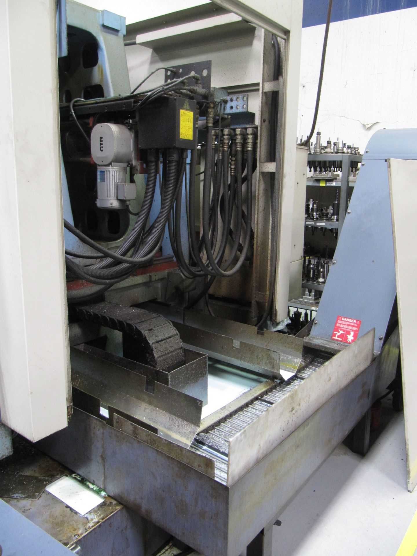 OKK HM-50S 4-Axis 2-Pallet CNC Horizontral Machining Center s/n 395 w/ Fanuc Series 16i-M Controls - Image 8 of 15