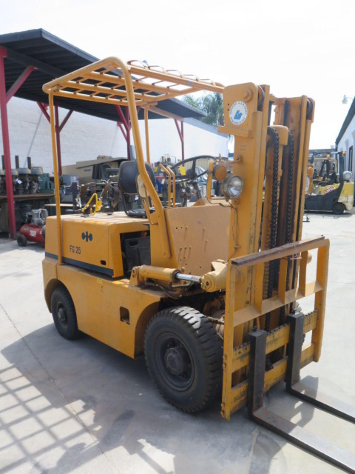 Komatsu FG25-6 5000 Ln Cap LPG Forklift s/n 70623 w/ 2-Stage Mast, Pneumatic Yard Tires - Image 2 of 13