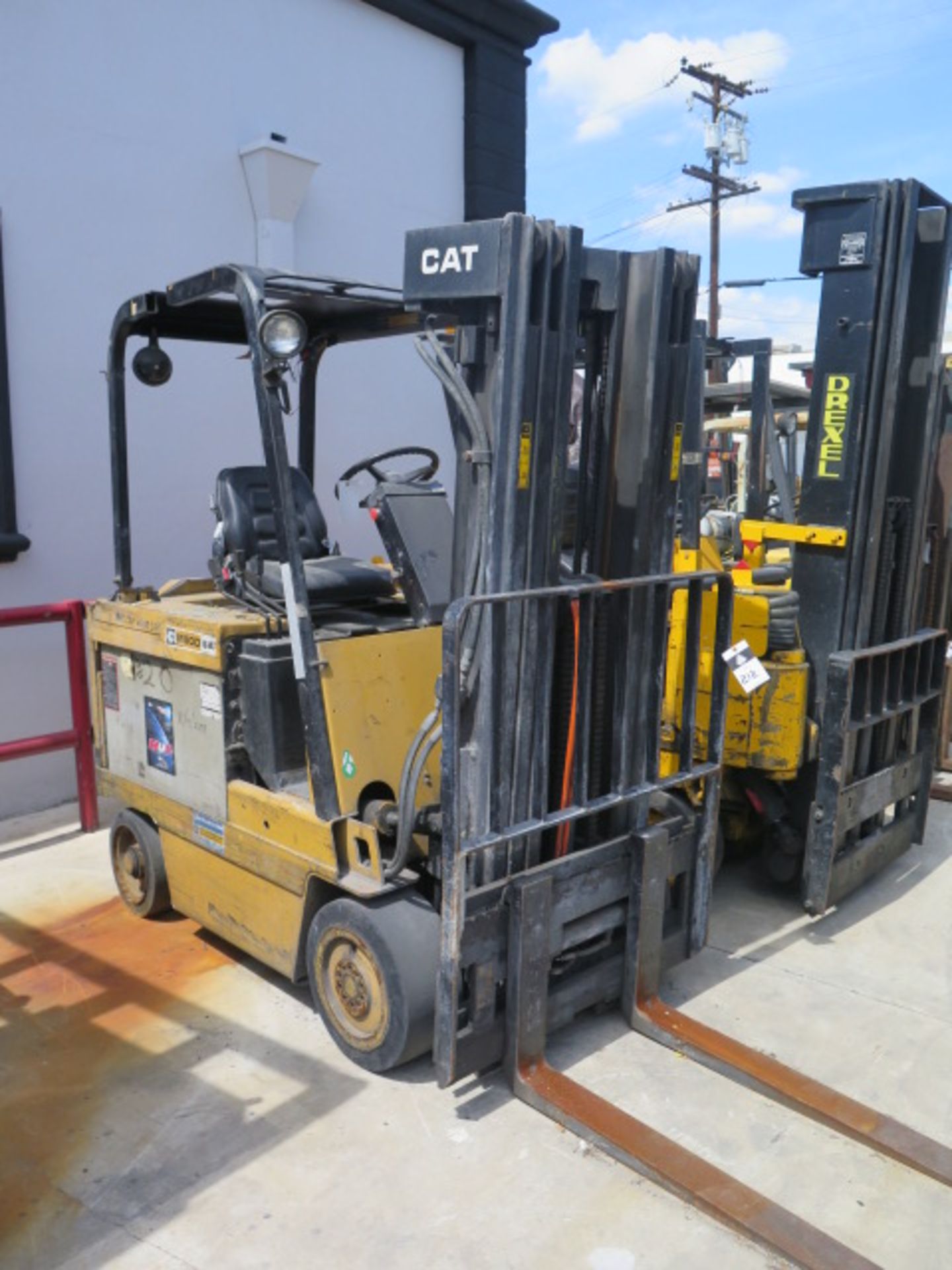 Caterpillar M500SA 4600 Lb Cap Electric Forklift s/n 85C675 w/ 3-Stage Mast, 188" Lift Height,