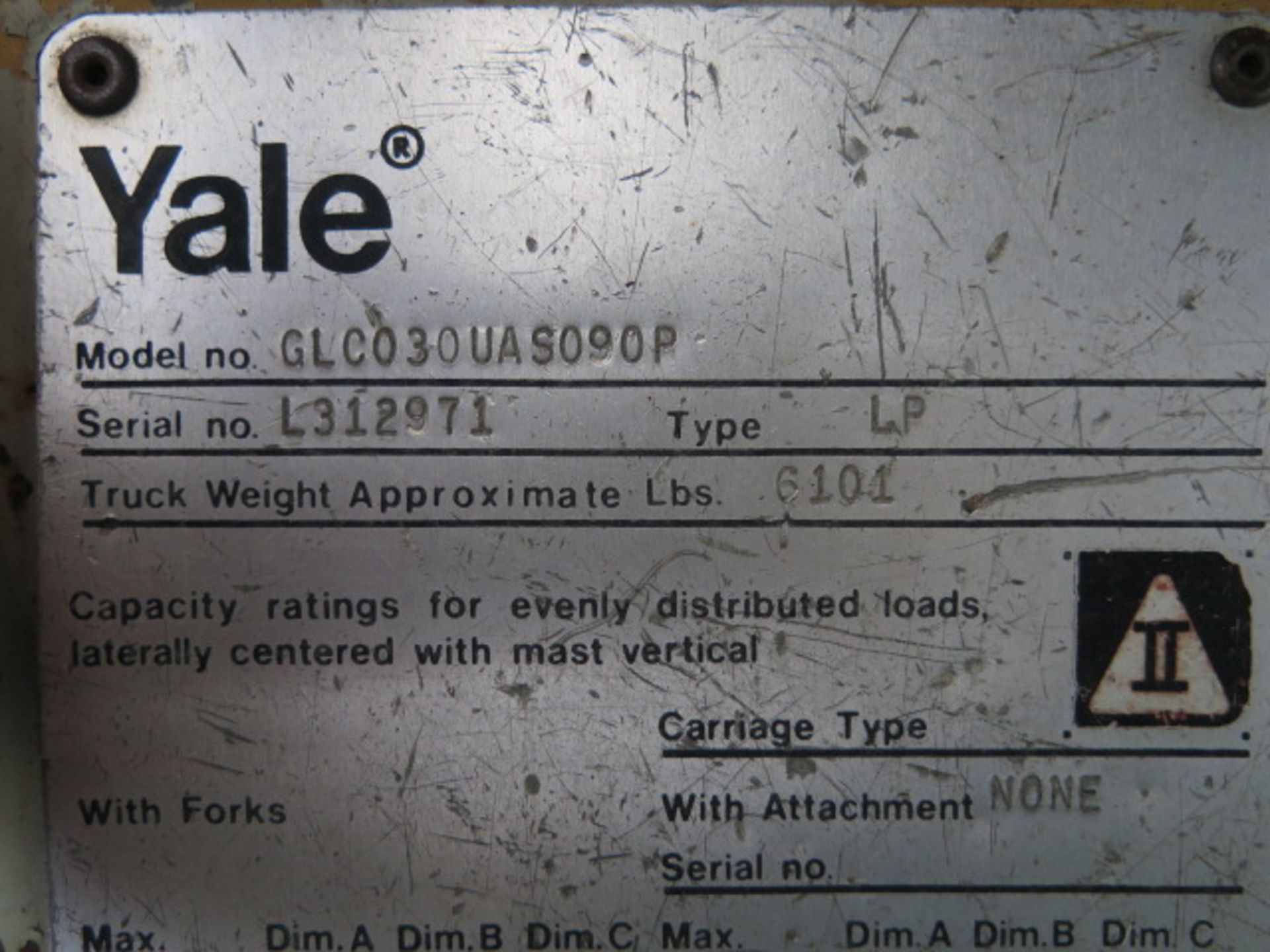 Yale GLC030UAS090P 2900 Lb Cap LPG Forklift s/n L312971 w/ 2-Stage Mast, 144" Lift Height, Cushion - Image 10 of 10
