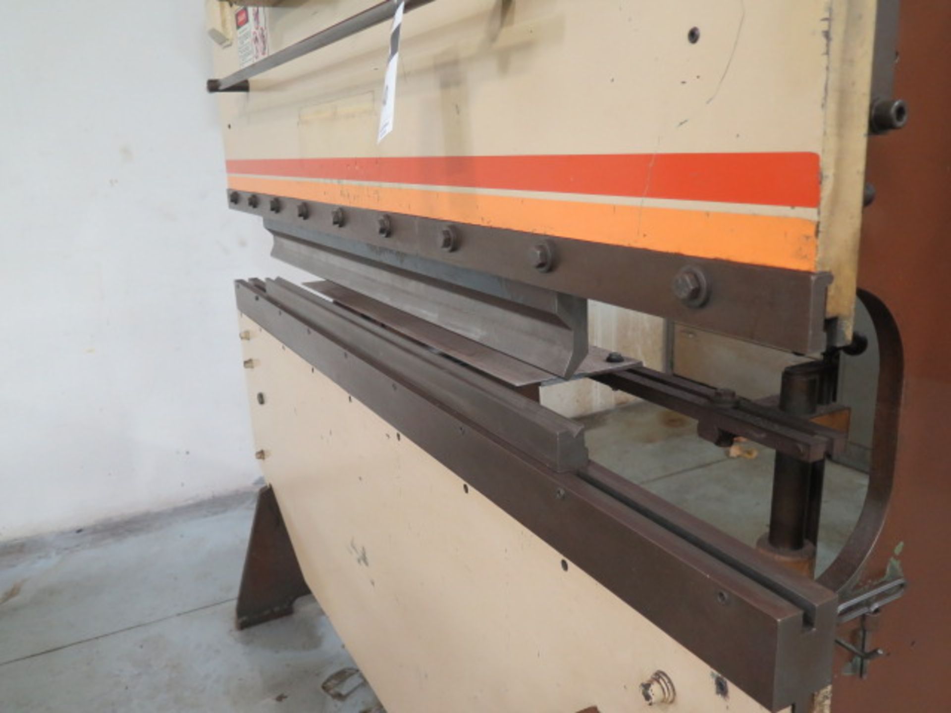 DiAcro 4-7272” Press Brake w/ Dial Back Gage, 72” Length, This Item is Sold AS IS and NO Warranty. - Image 4 of 10