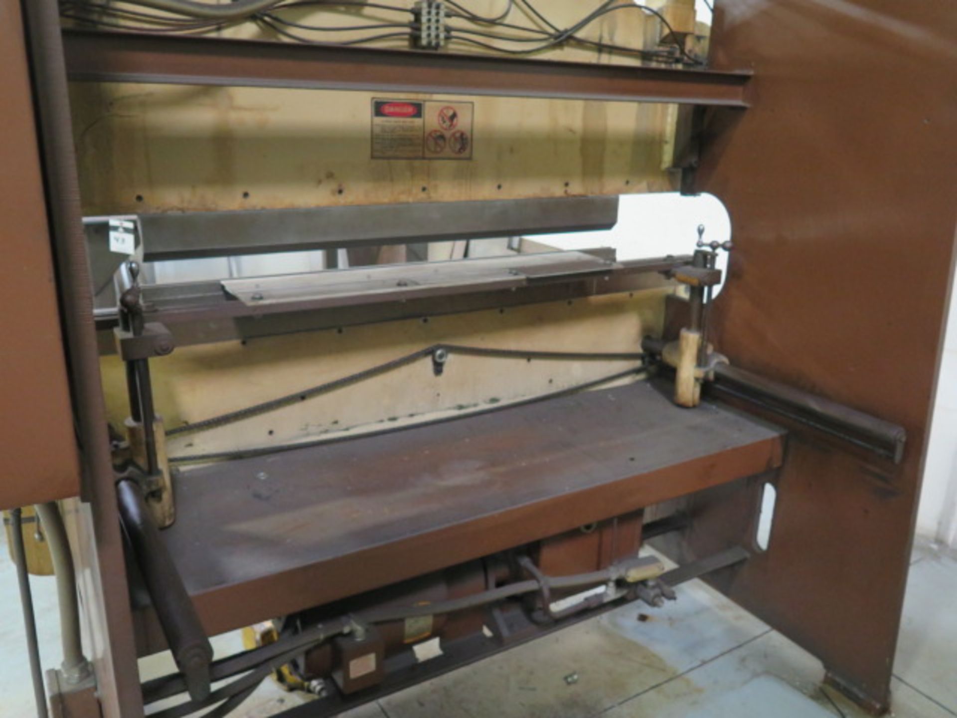 DiAcro 4-7272” Press Brake w/ Dial Back Gage, 72” Length, This Item is Sold AS IS and NO Warranty. - Image 6 of 10