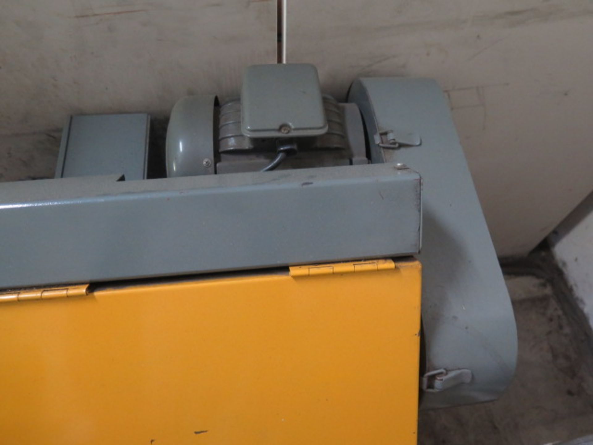 Import 9” Horizontal Band Saw w/ Manual Clamping, Work Stop, Coolant - Image 5 of 5